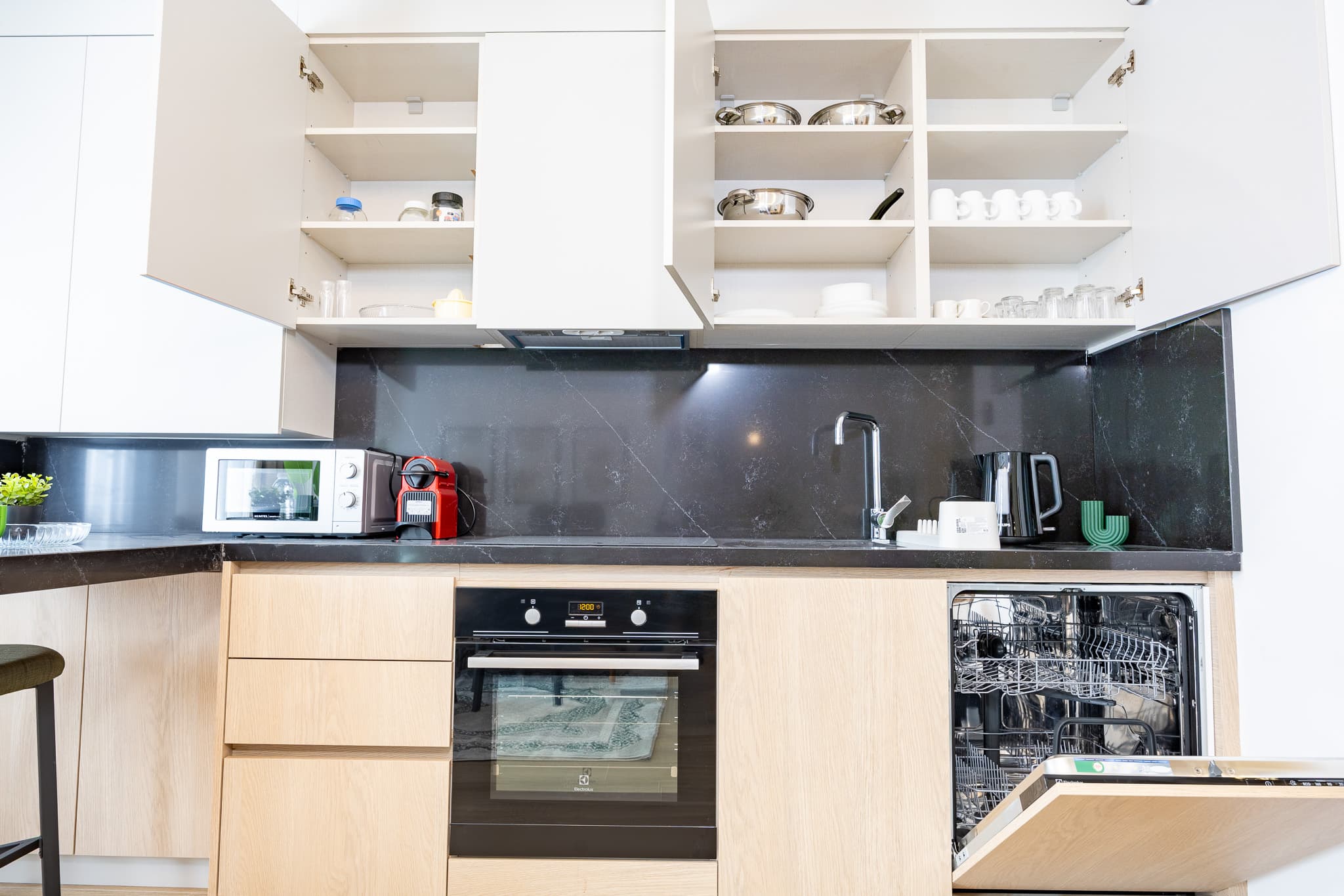 Stylish 1BR | Bright Modern Living, furnished apartment in Beyoğlu, Istanbul — image 20