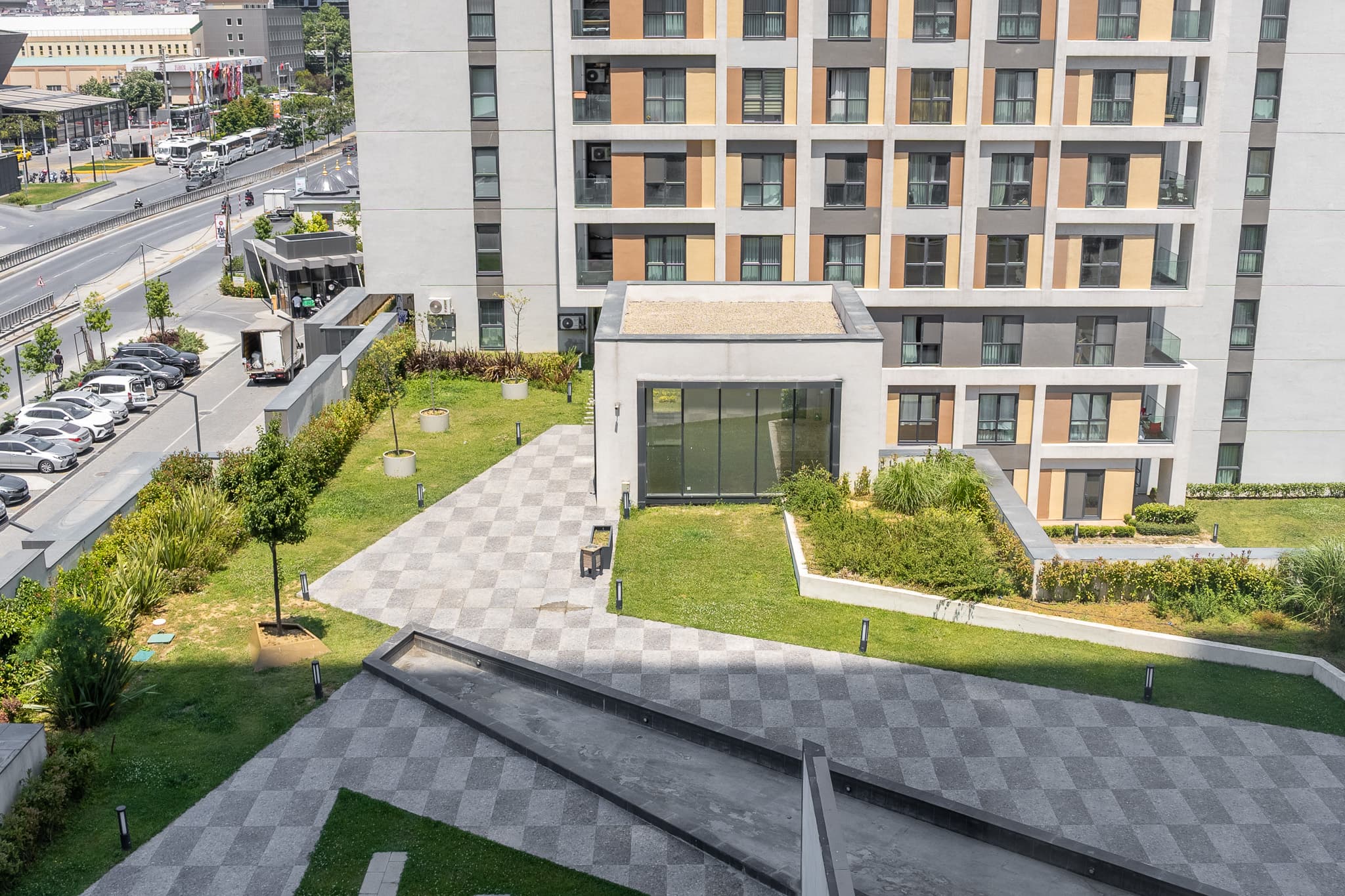 Spacious 1BR with City View | Next to 212 Outlet , furnished apartment in Bağcılar, Istanbul — image 18