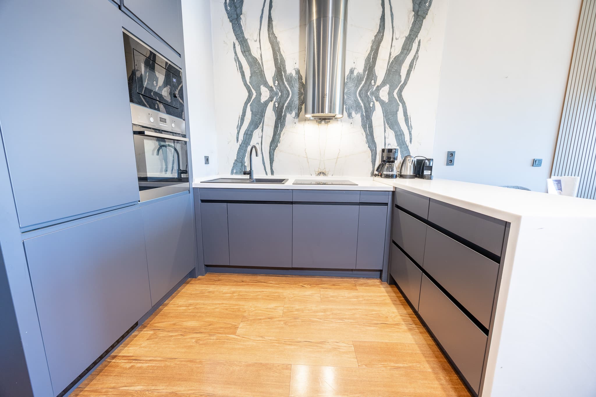central City Apartment with Premium Amenities , furnished apartment in Beyoğlu, Istanbul — image 20