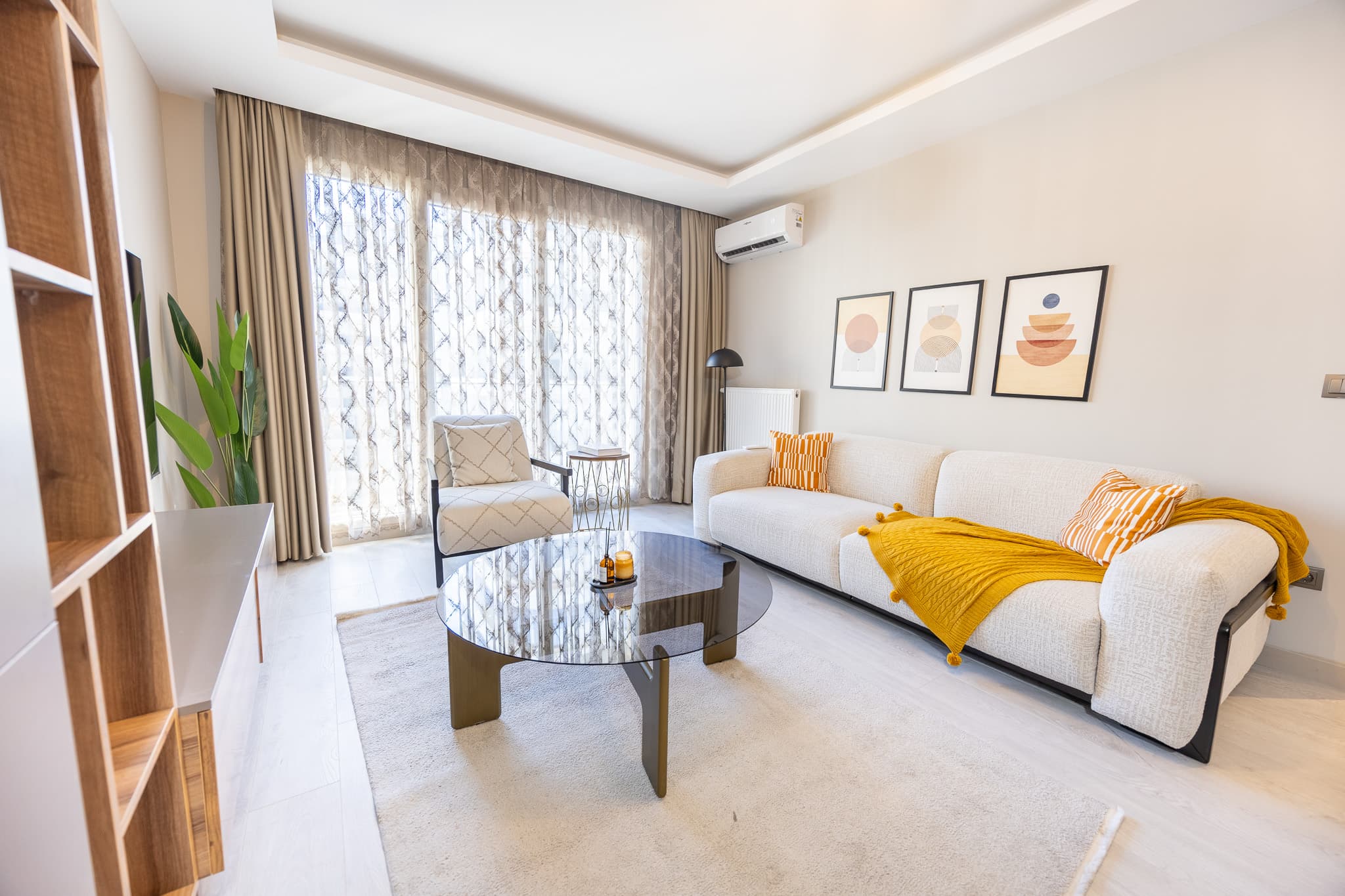 Relax Unwind: Inviting 1BR Apt, Cozy Interiors, furnished apartment in Küçükçekmece, Istanbul — image 2