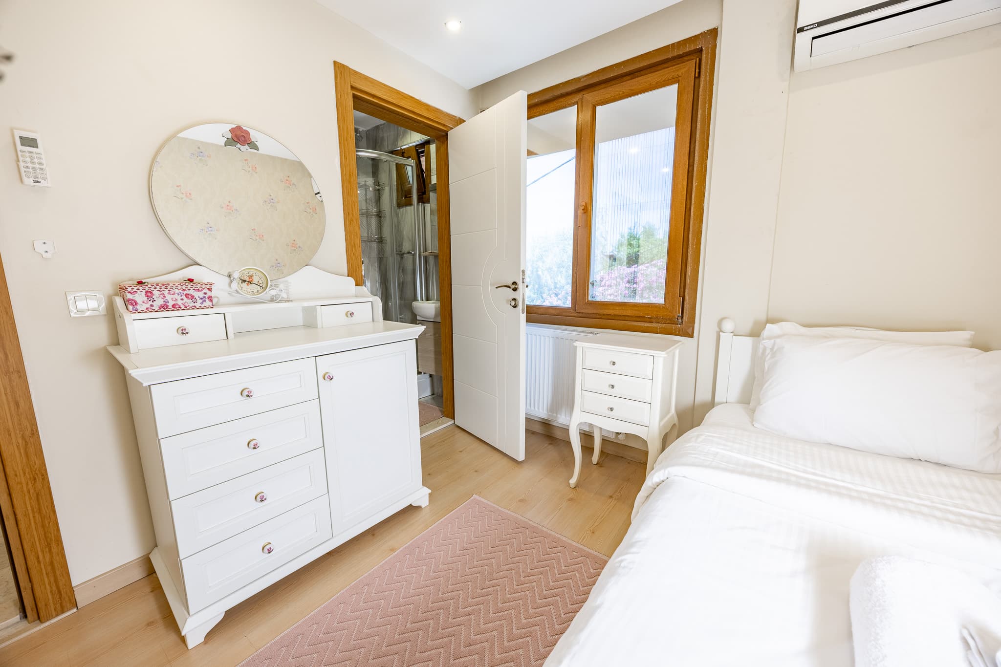 Sea View Villa | Private Pool, furnished apartment in Büyükçekmece, Istanbul — image 34
