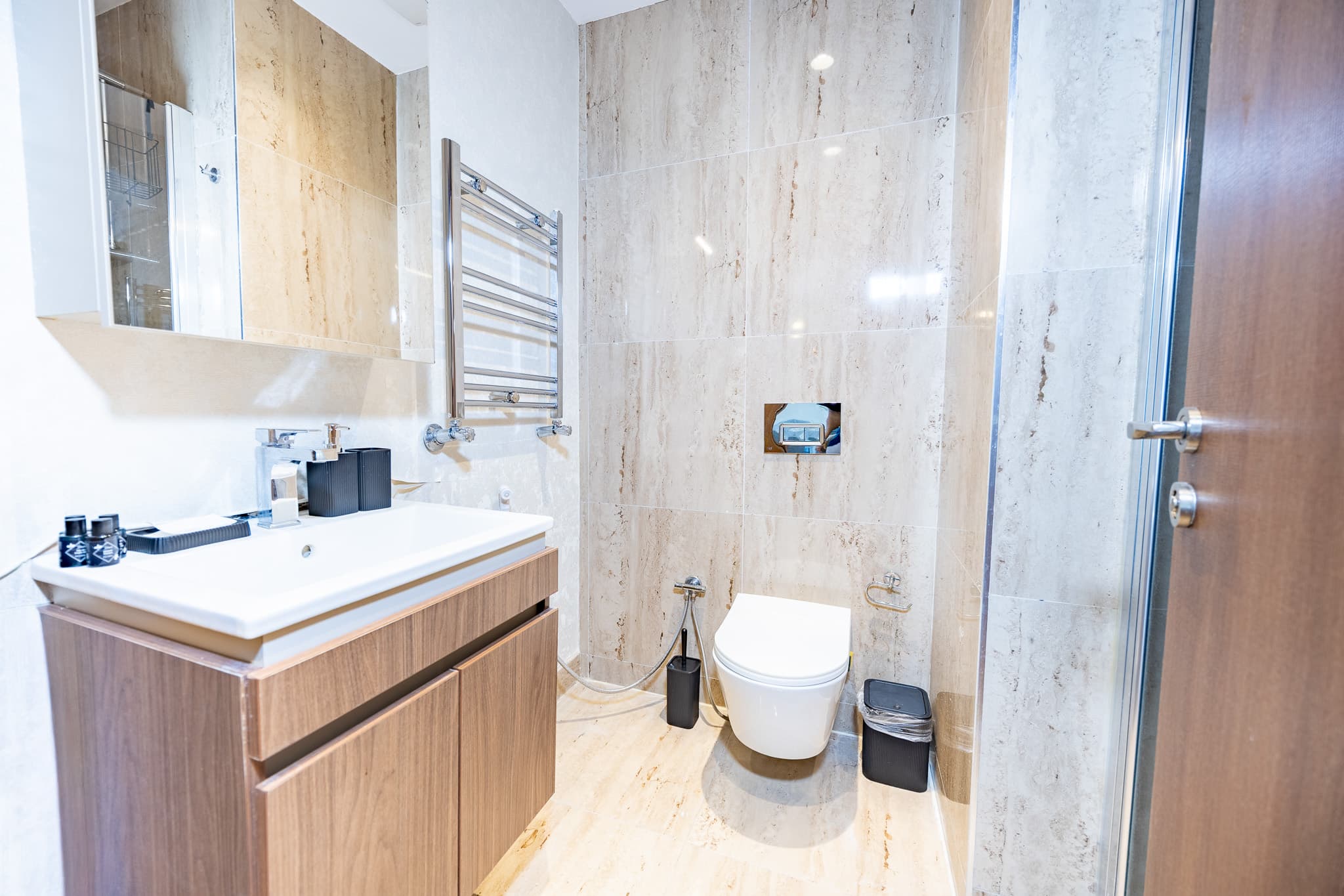 Stylish &  Warm 1BR Apartment with City View, furnished apartment in Bağcılar, Istanbul — image 16