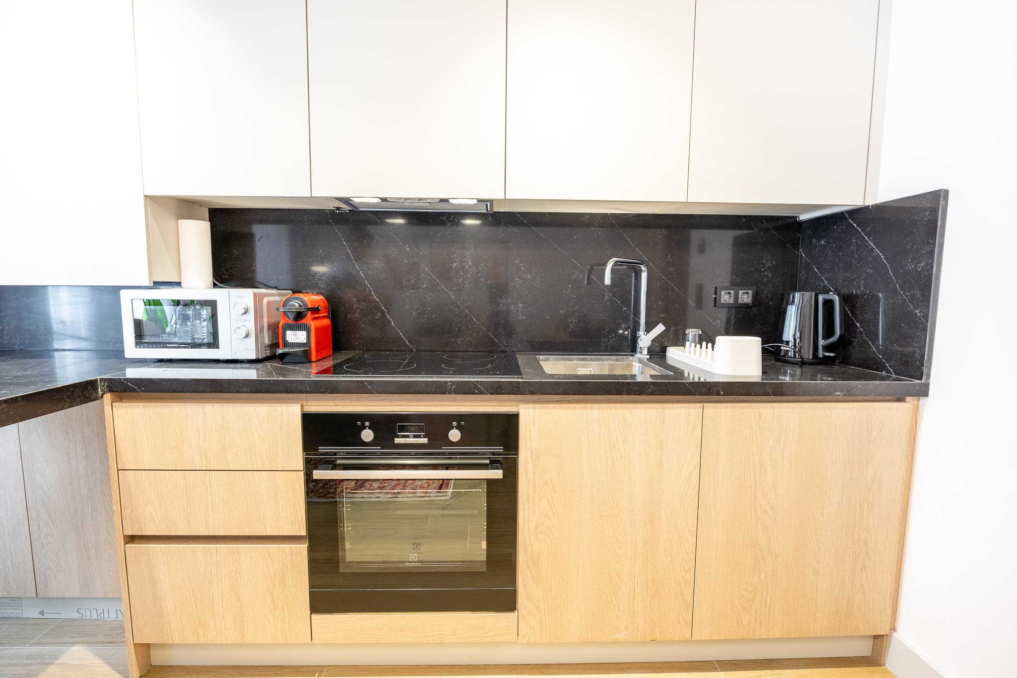 Bright Modern 1BR Duplex | Stylish City Stay, furnished apartment in Beyoğlu, Istanbul — image 18