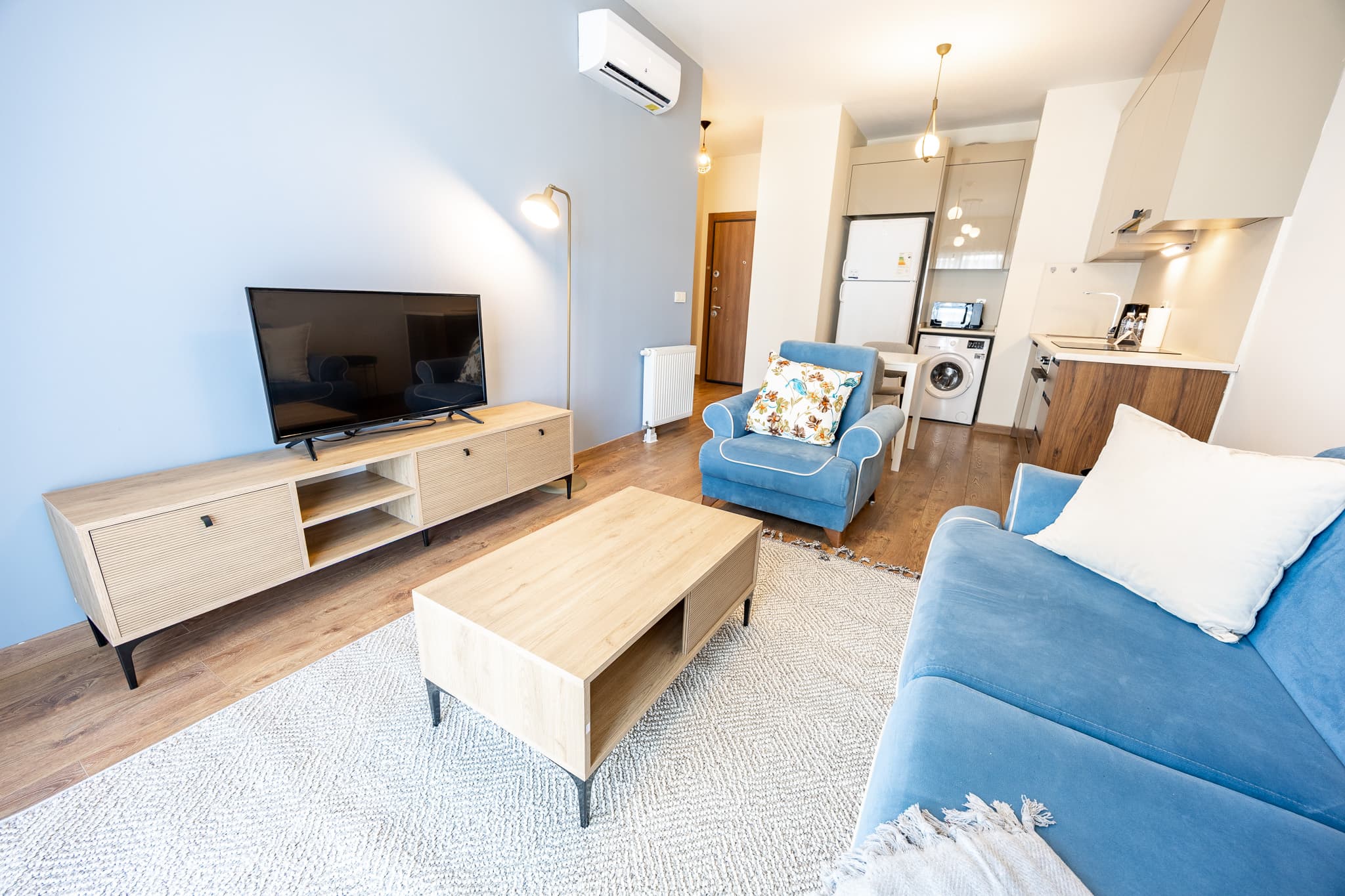 Spacious 1BR with City View | Next to 212 Outlet , furnished apartment in Bağcılar, Istanbul — image 5