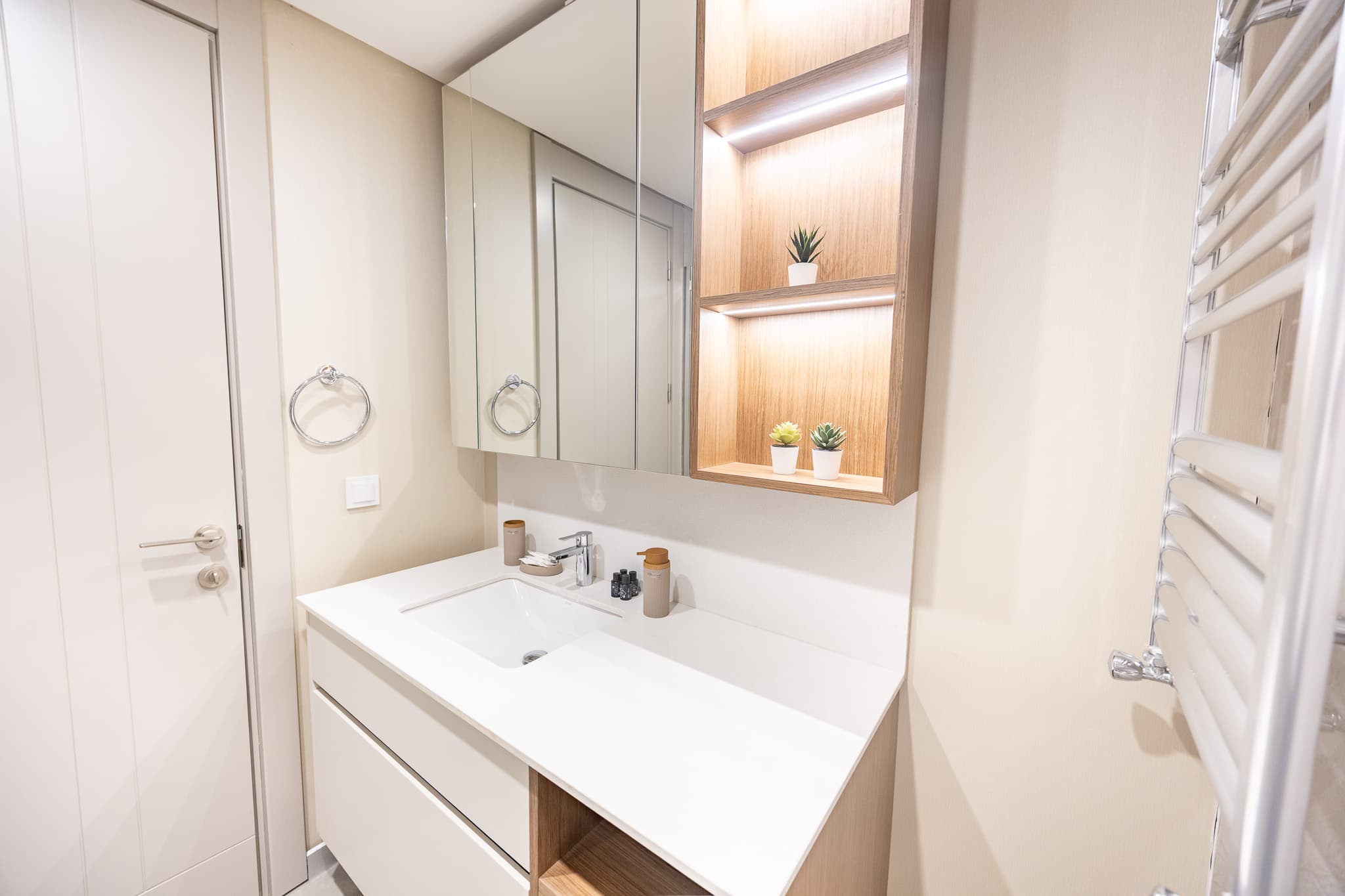 5. Levent Modern 2BR Apt , furnished apartment in Eyüpsultan, Istanbul — image 17
