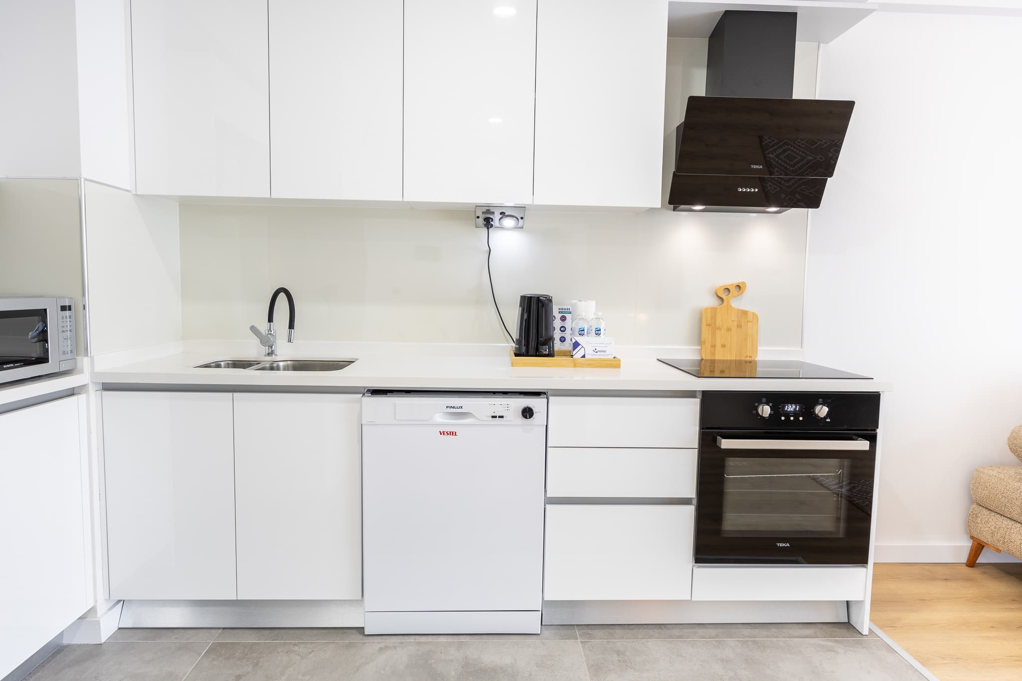 Warm & Inviting Flat in the City Center, furnished apartment in Bağcılar, Istanbul — image 13
