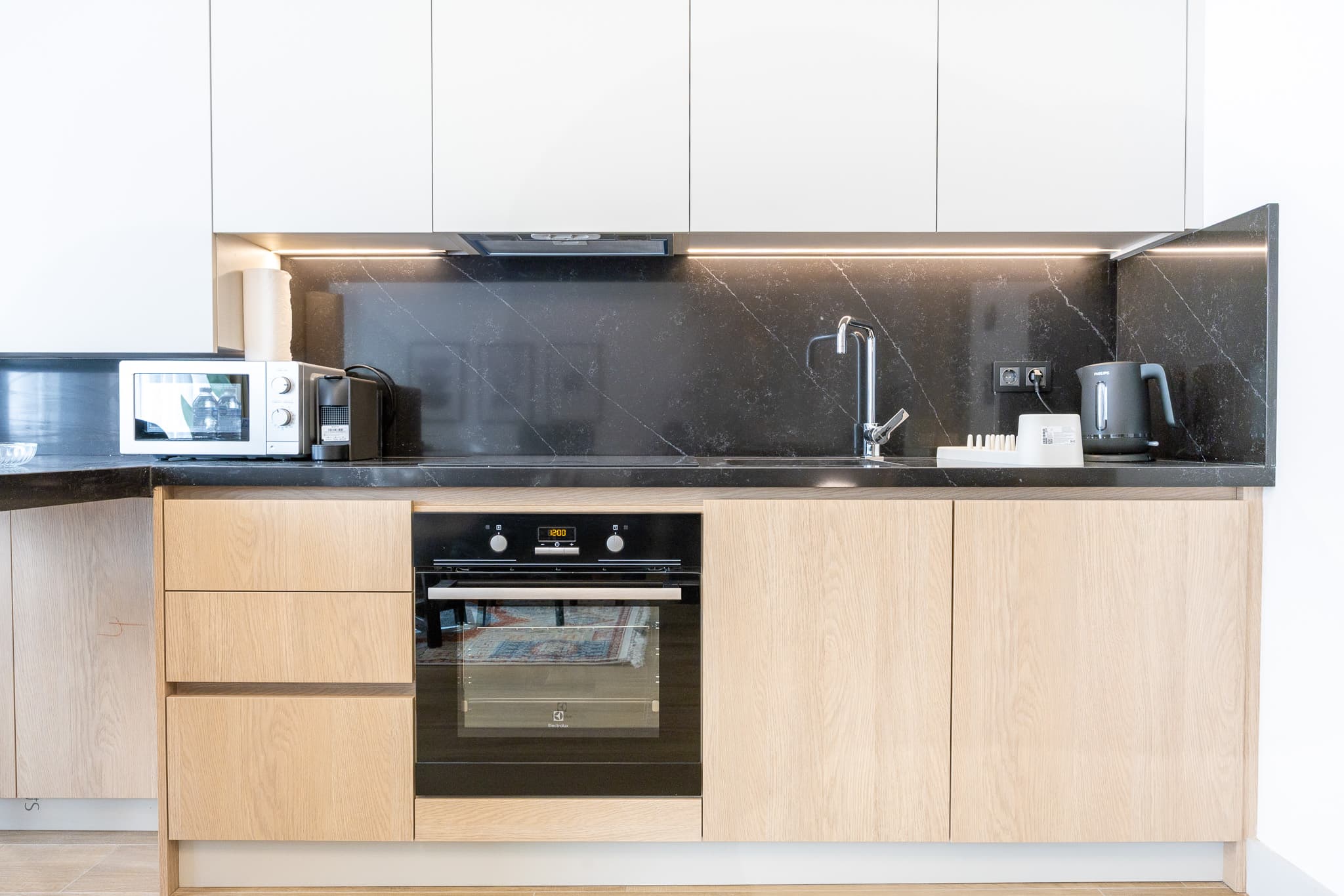 Stylish 1BR | Bright Modern Living, furnished apartment in Beyoğlu, Istanbul — image 19