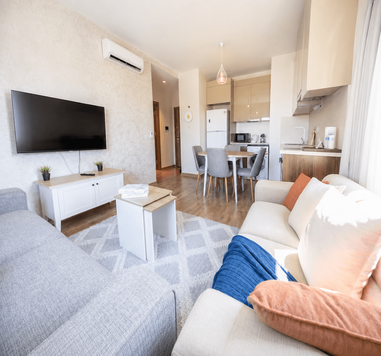 Stylish &  Warm 1BR Apartment with City View, furnished apartment in Bağcılar, Istanbul — image 3