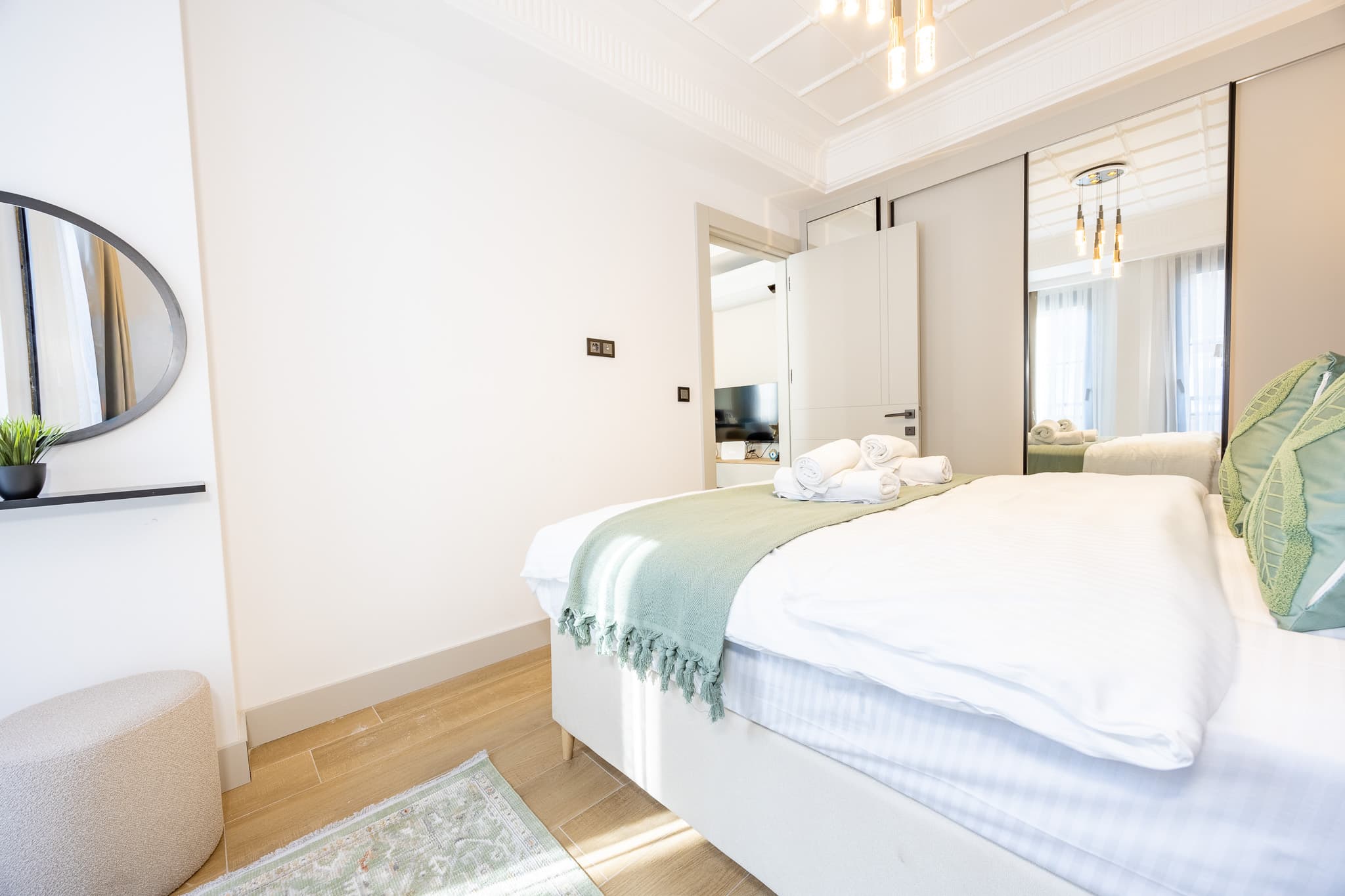 Stylish 1BR | Bright Modern Living, furnished apartment in Beyoğlu, Istanbul — image 13