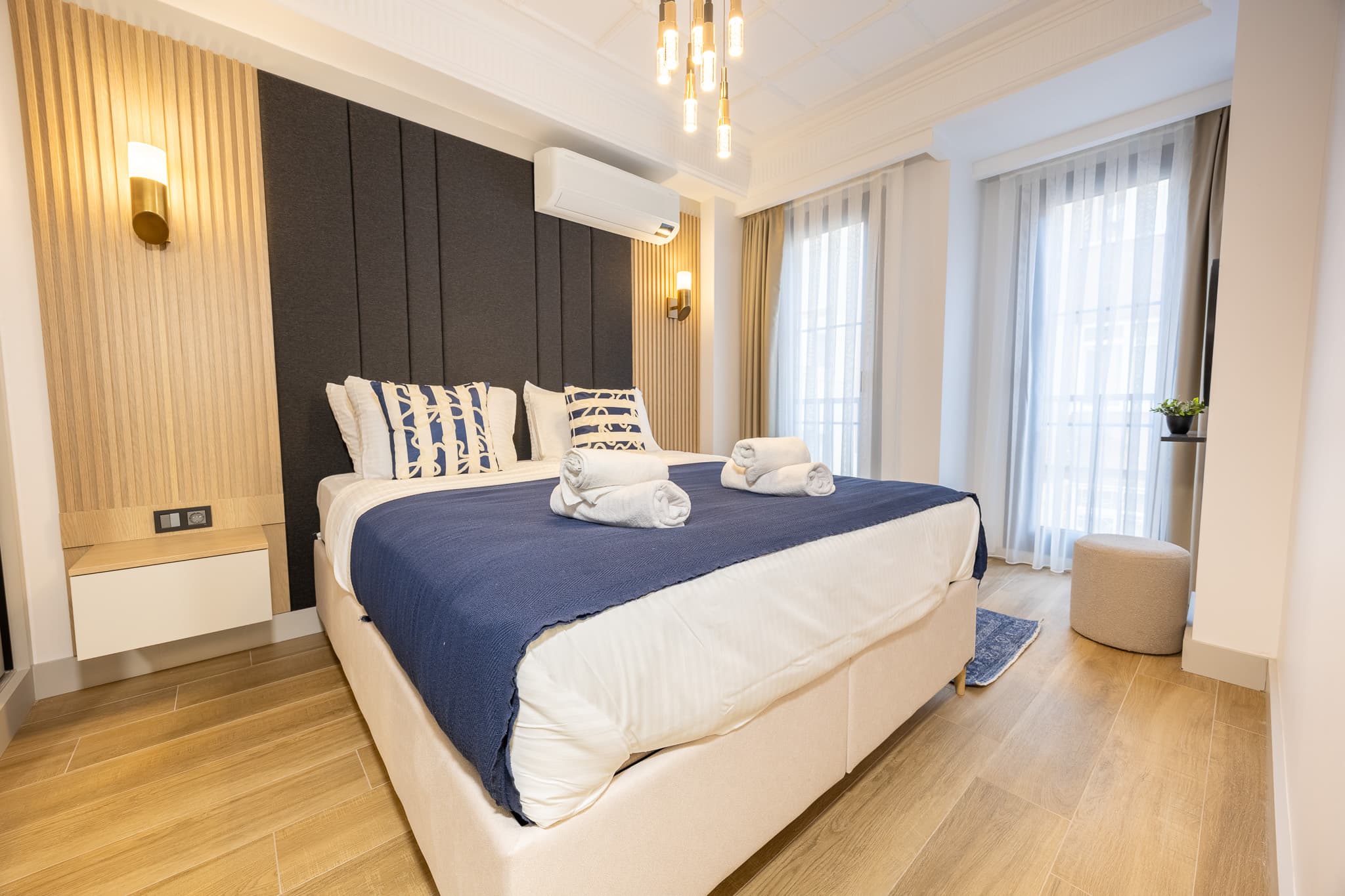 Elegant 1BR | Bright Modern Living, furnished apartment in Beyoğlu, Istanbul — image 12