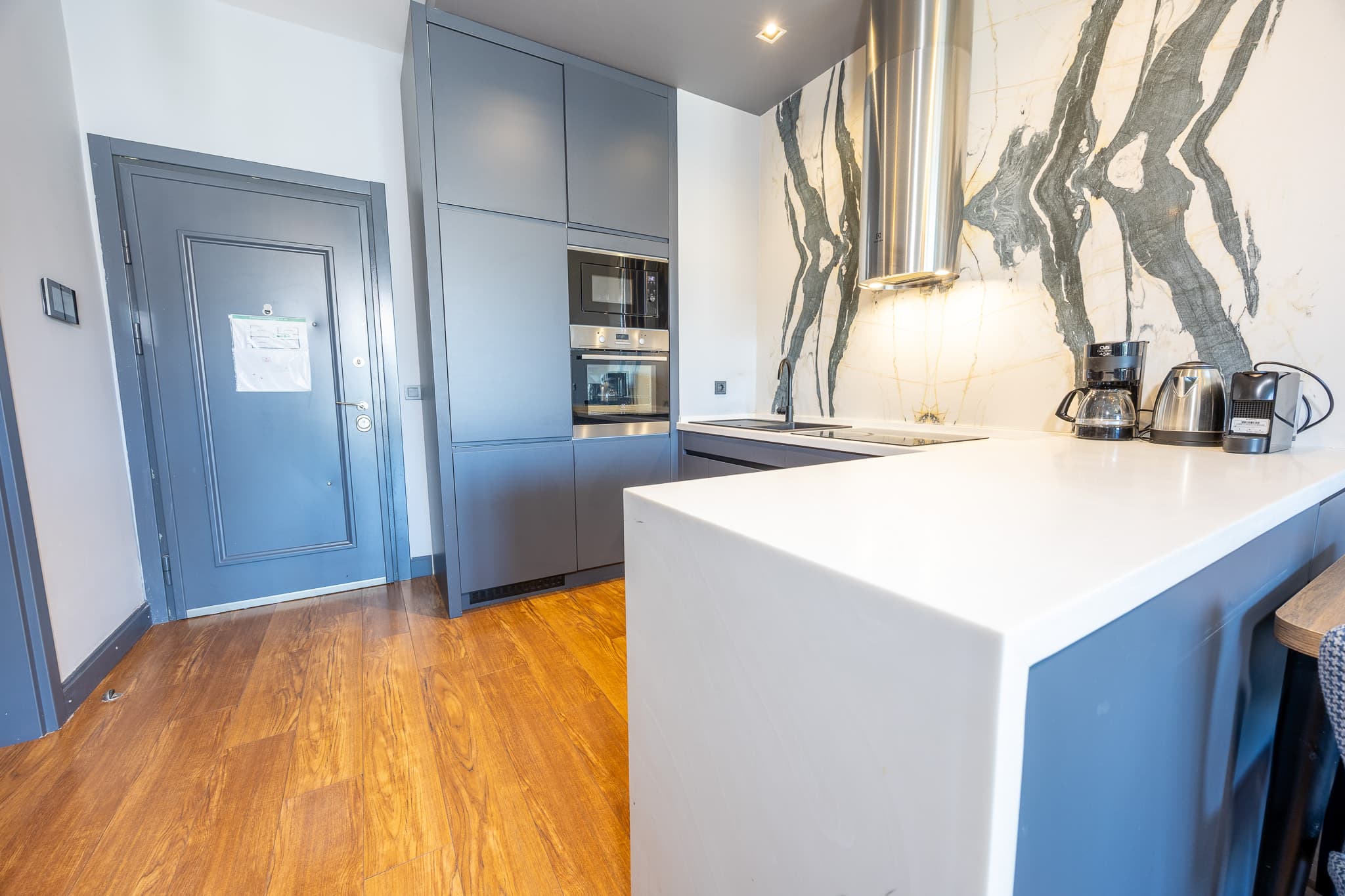 central City Apartment with Premium Amenities , furnished apartment in Beyoğlu, Istanbul — image 19