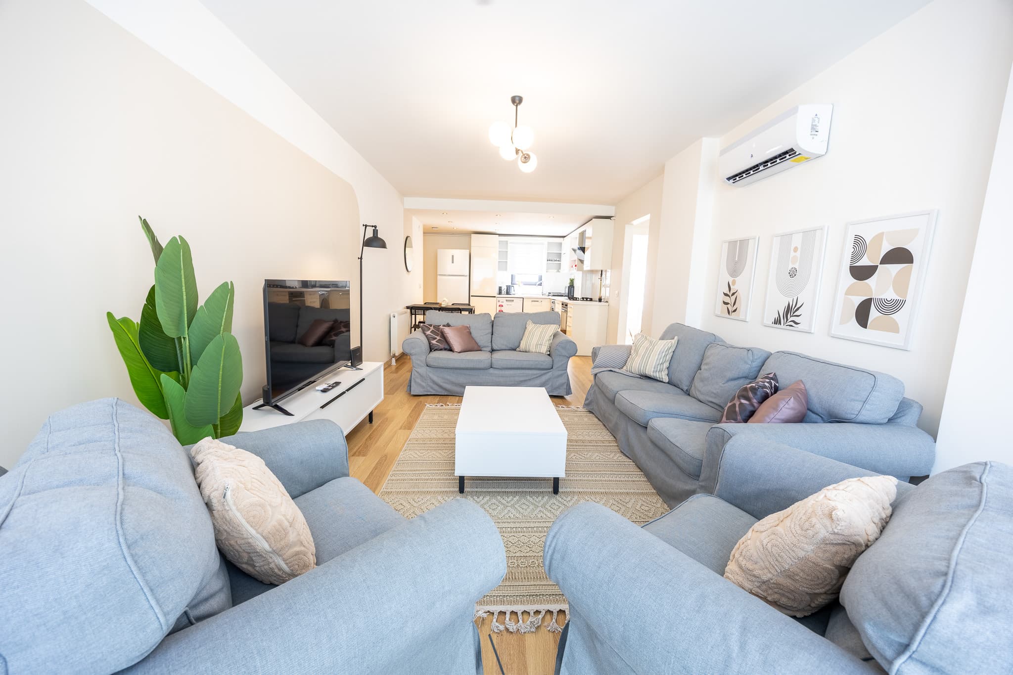 Central 2BR  Apartment In Bomonti, furnished apartment in Şişli, Istanbul — image 4