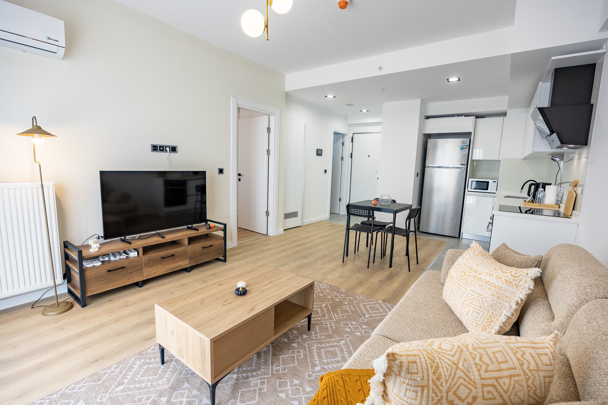 Warm & Inviting Flat in the City Center, furnished apartment in Bağcılar, Istanbul — image 6