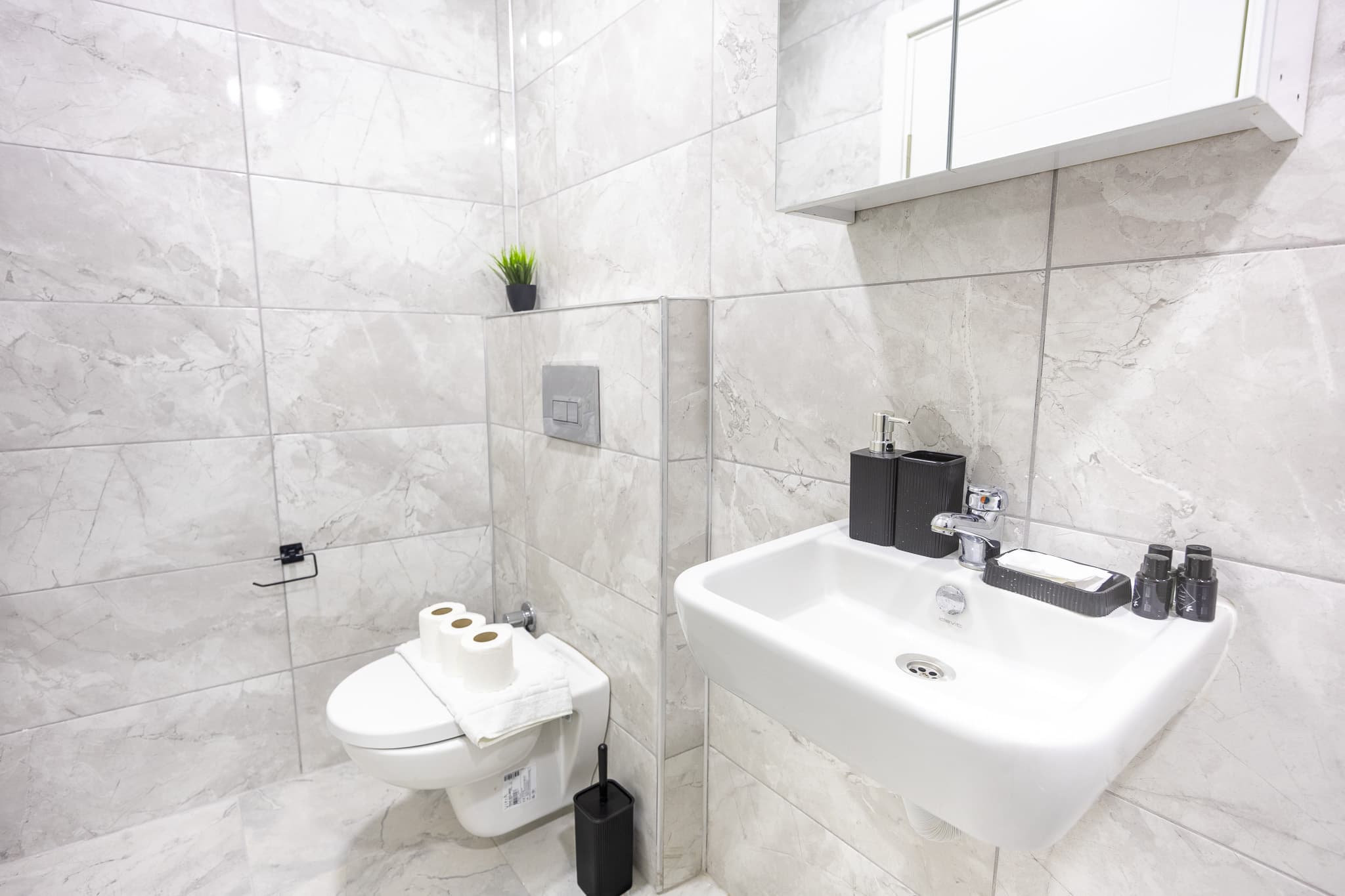Bright & Modern 2 Bdr | Walk to Taksim, furnished apartment in Beyoğlu, Istanbul — image 11