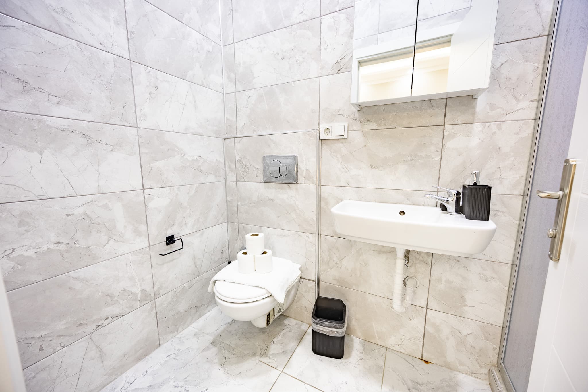 Bright & Cozy Studio | Walk to Taksim, furnished apartment in Beyoğlu, Istanbul — image 7