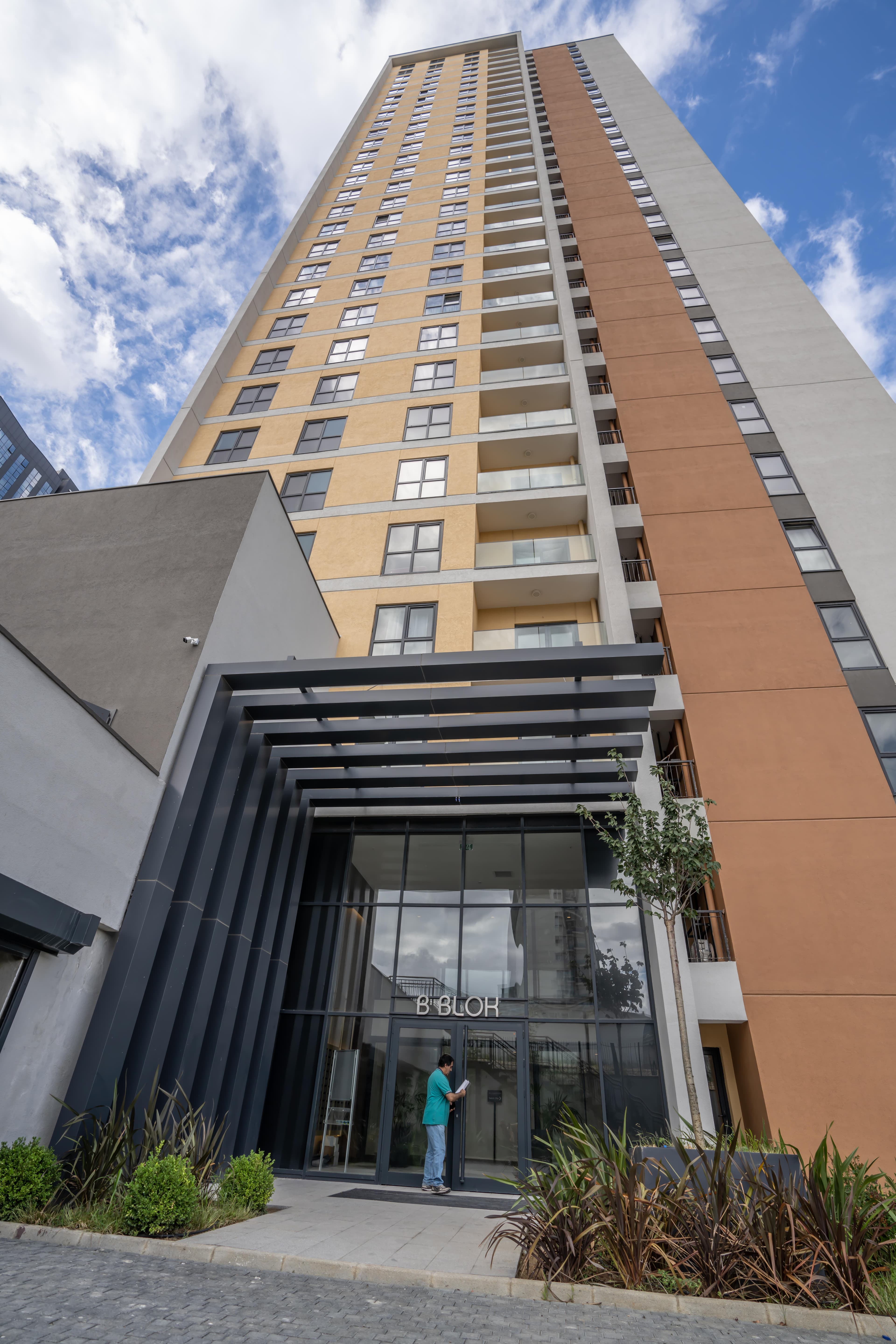 Spacious 1BR with City View | Next to 212 Outlet , furnished apartment in Bağcılar, Istanbul — image 26