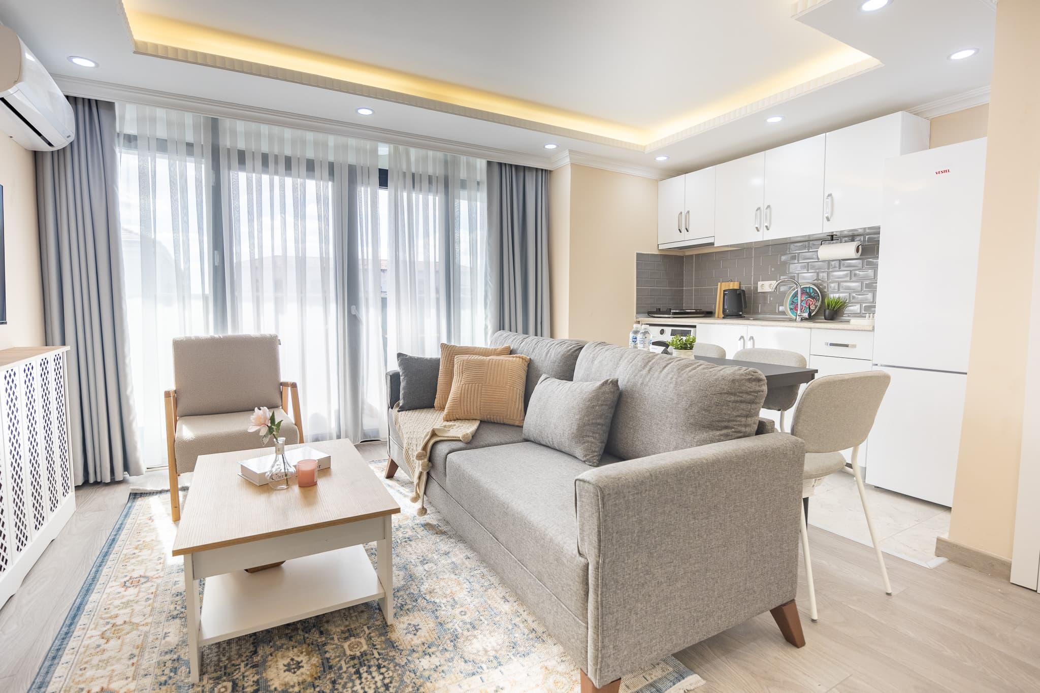 Bright & Modern 1 Bedroom | Walk to Taksim, furnished apartment in Beyoğlu, Istanbul