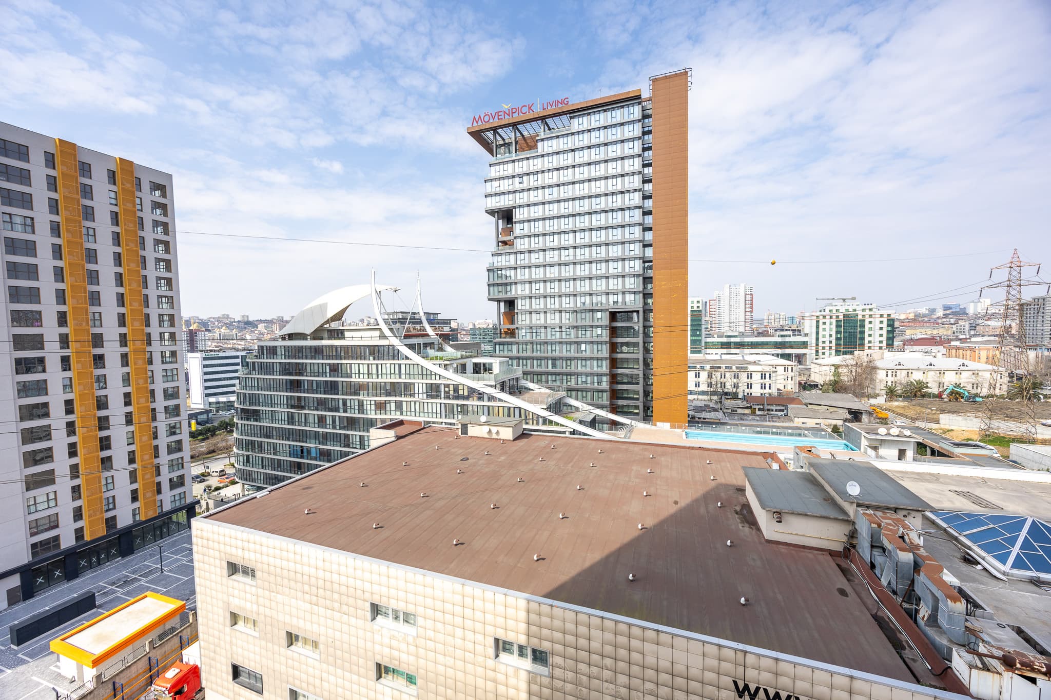 Warm & Inviting Flat in the City Center, furnished apartment in Bağcılar, Istanbul — image 19