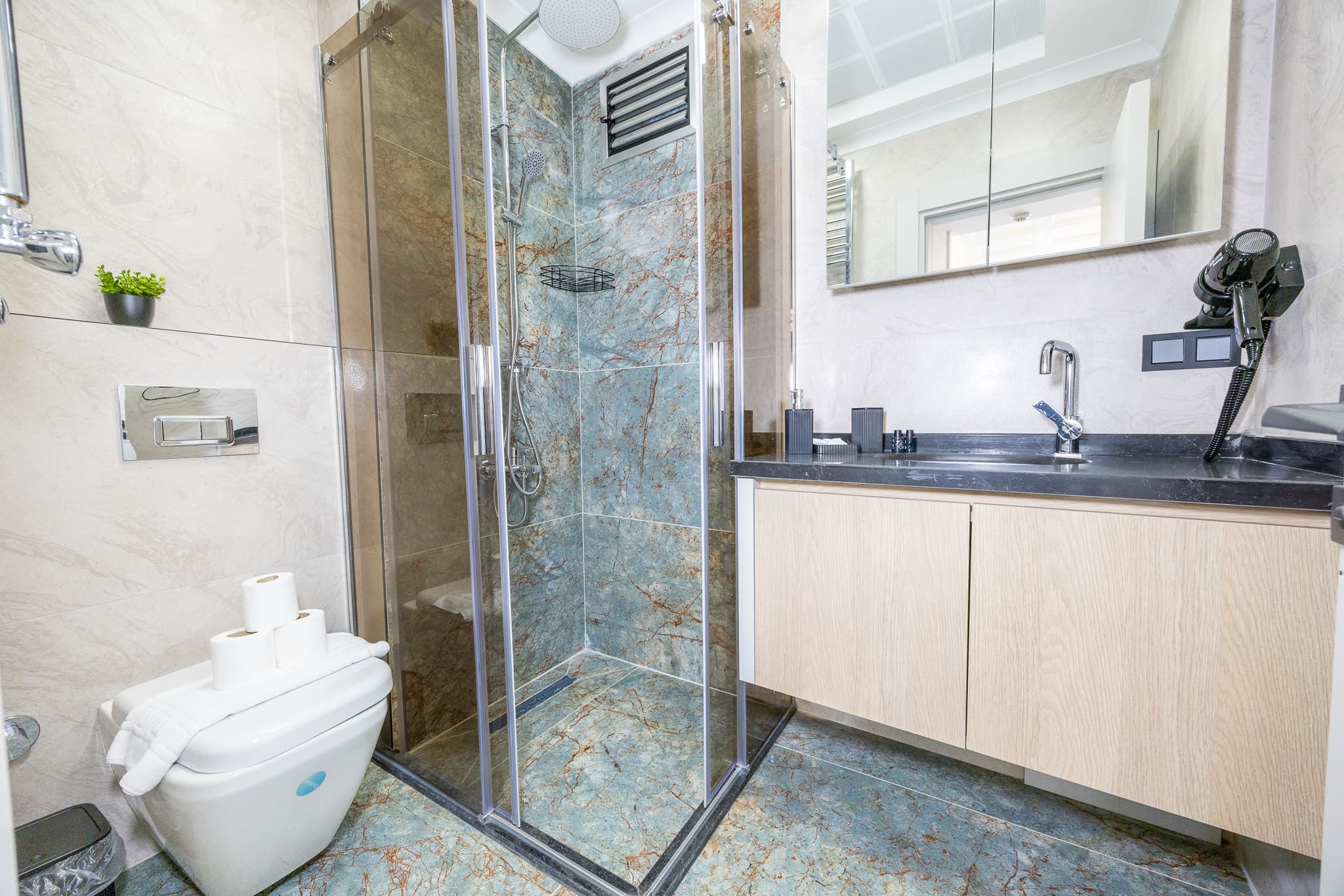 Elegant 1BR | Bright Modern Living, furnished apartment in Beyoğlu, Istanbul — image 13