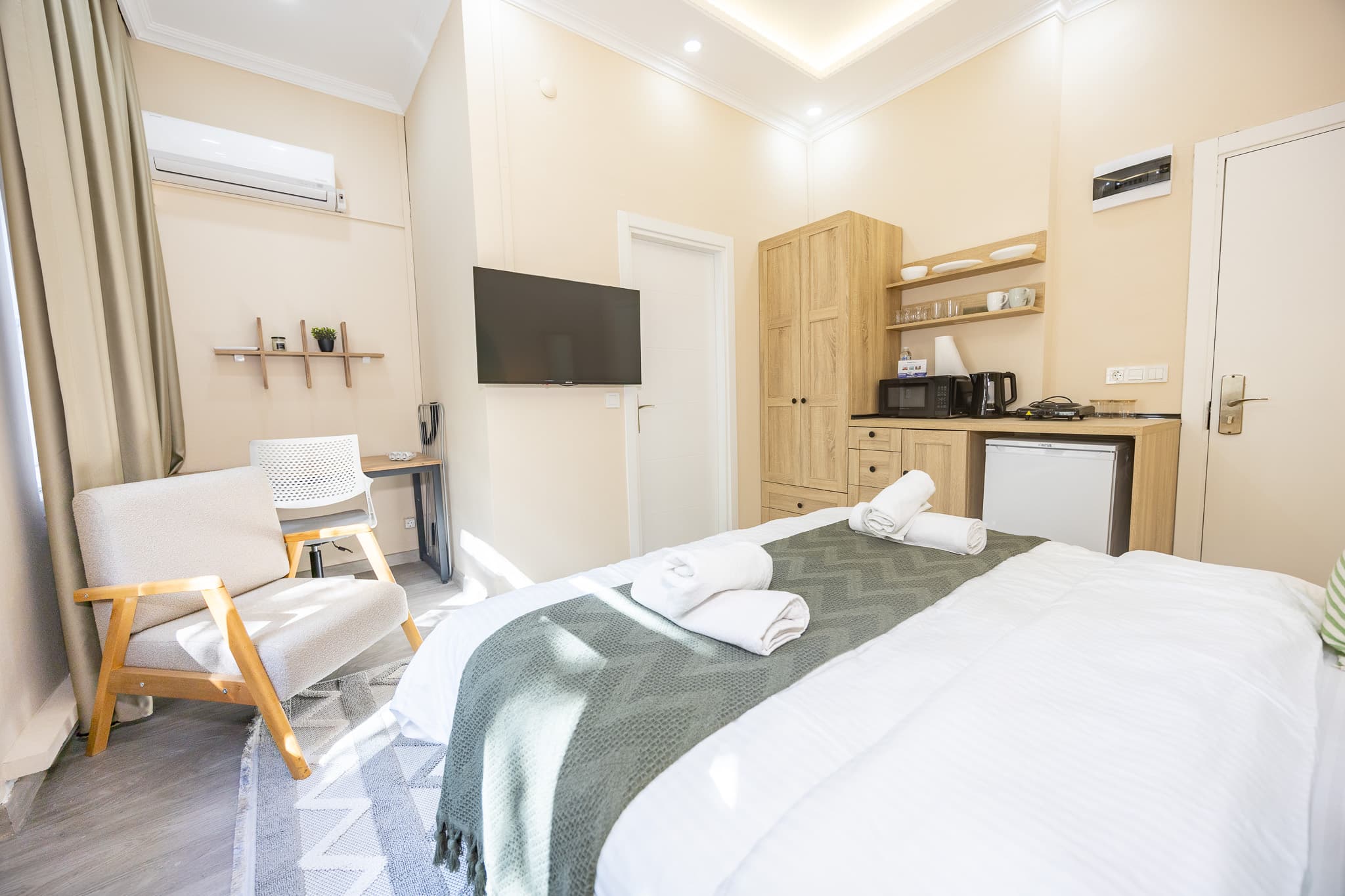 Bright & Cozy Studio | Walk to Taksim, furnished apartment in Beyoğlu, Istanbul — image 4