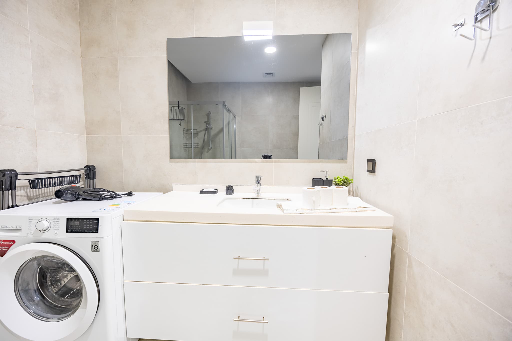  Modern  City Living - Your Urban Charm, furnished apartment in Bağcılar, Istanbul — image 10