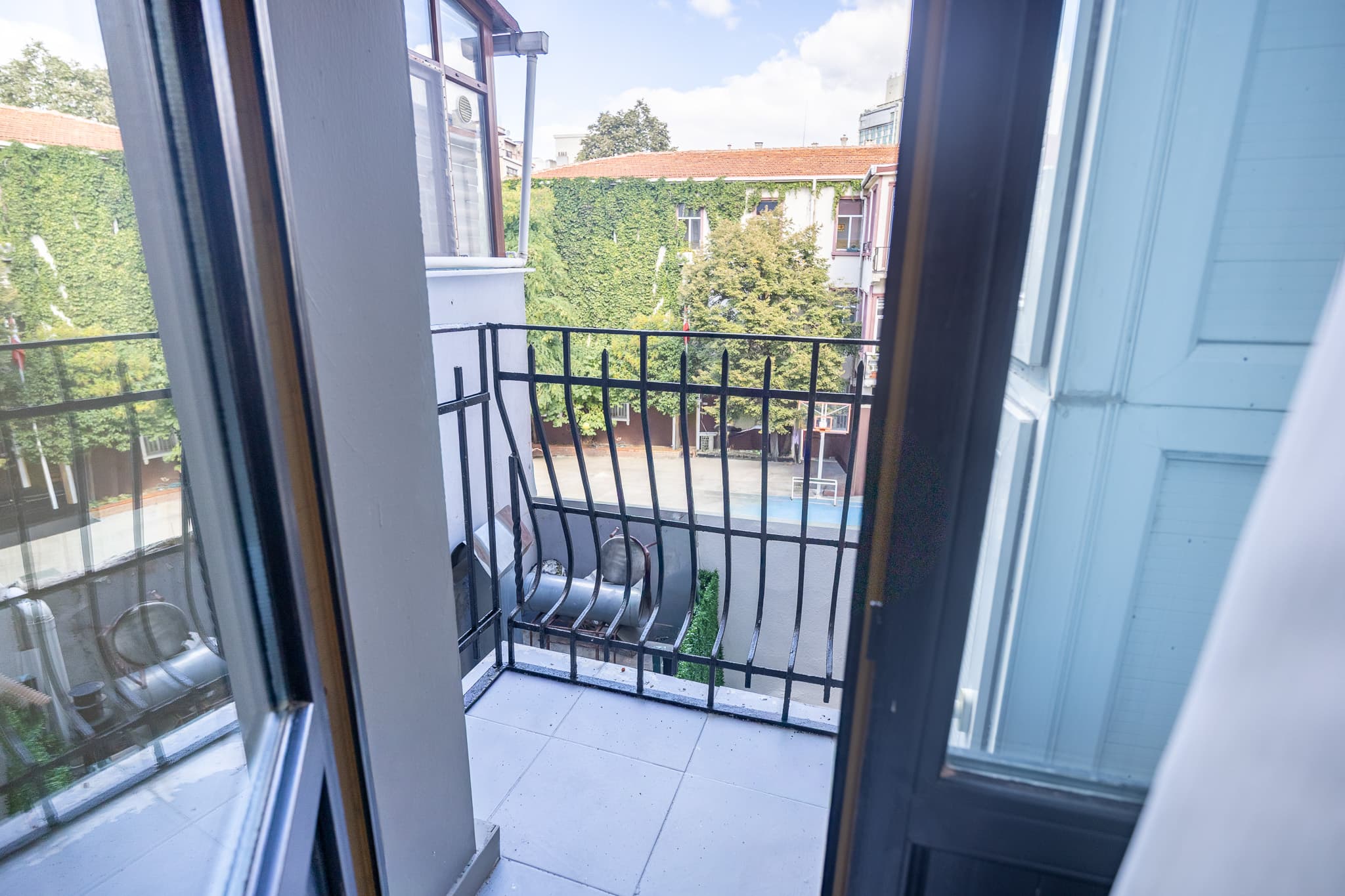 Elegant 2BR Stay | Explore Taksim, furnished apartment in Beyoğlu, Istanbul — image 9