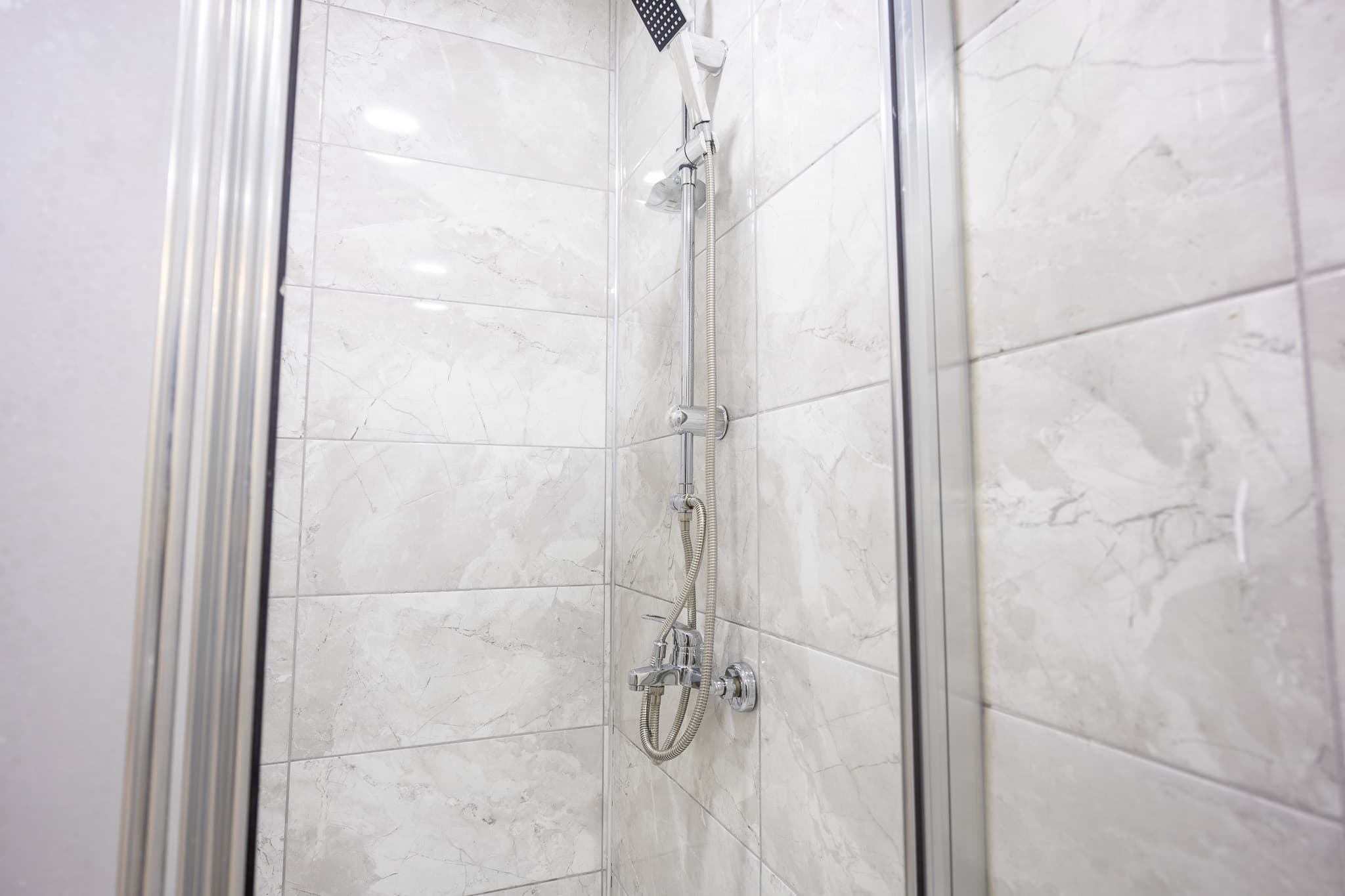 Bright & Modern 1 Bedroom | Walk to Taksim, furnished apartment in Beyoğlu, Istanbul — image 15