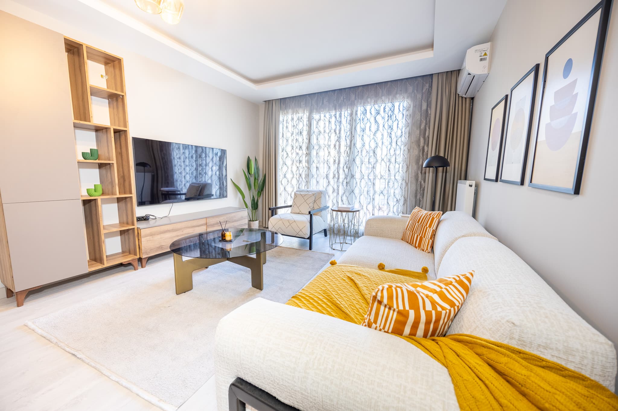 Relax Unwind: Inviting 1BR Apt, Cozy Interiors, furnished apartment in Küçükçekmece, Istanbul