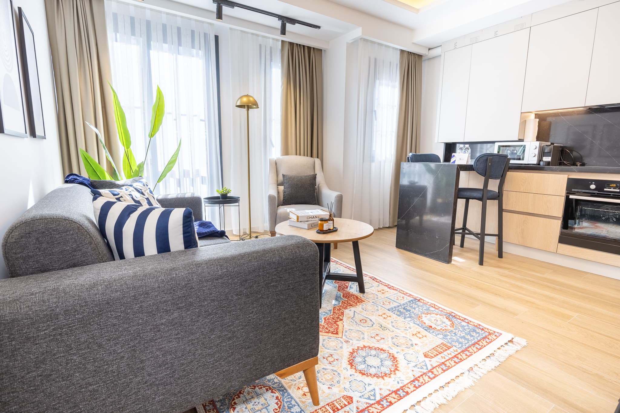 Stylish 1BR | Bright Modern Living, furnished apartment in Beyoğlu, Istanbul — image 4