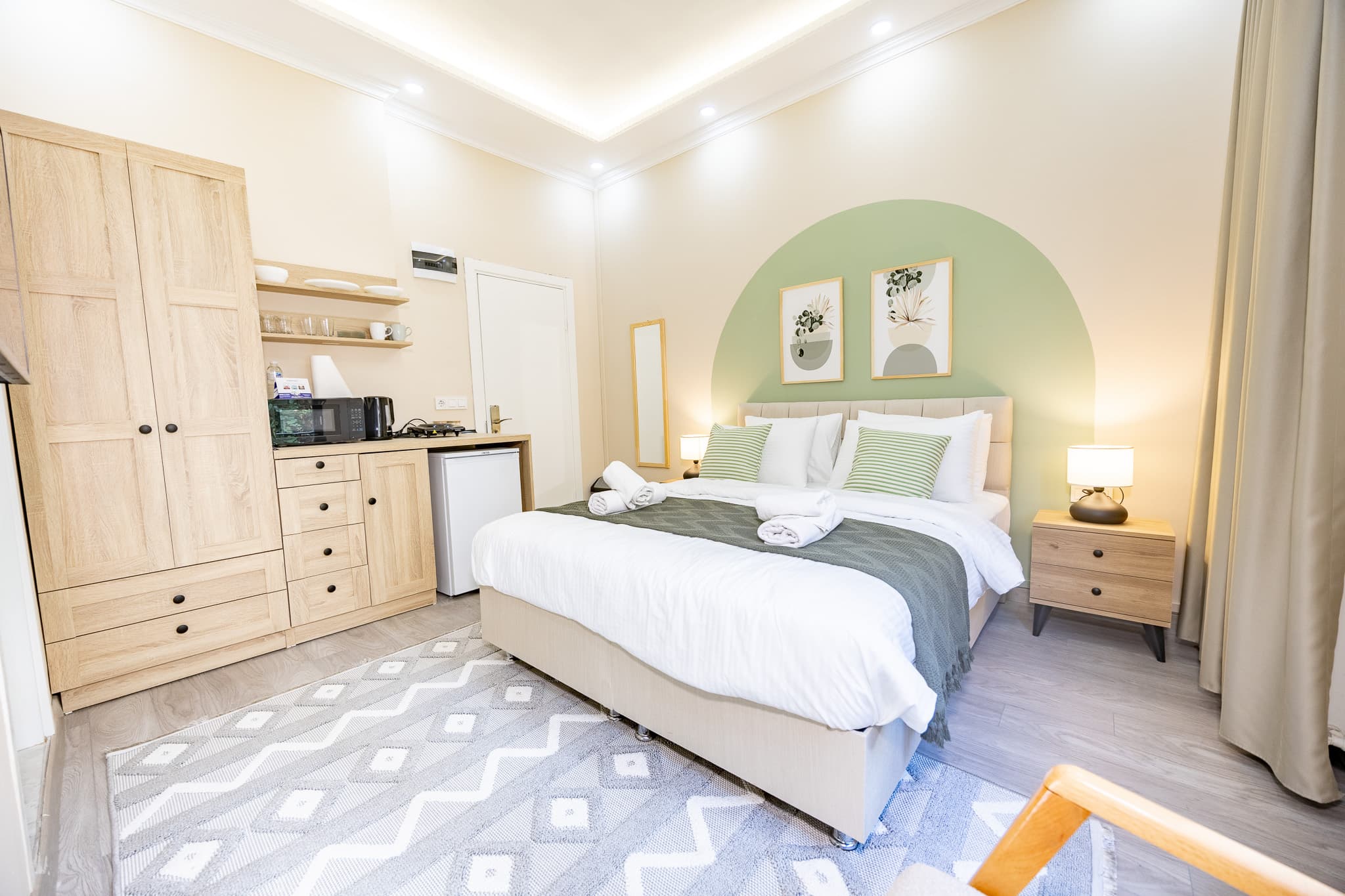 Bright & Cozy Studio | Walk to Taksim, furnished apartment in Beyoğlu, Istanbul