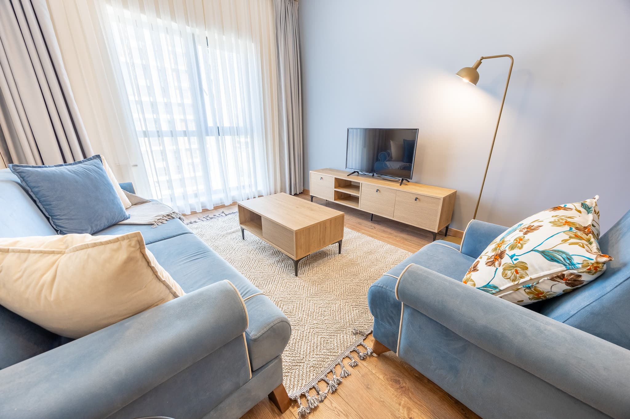 Spacious 1BR with City View | Next to 212 Outlet , furnished apartment in Bağcılar, Istanbul — image 4