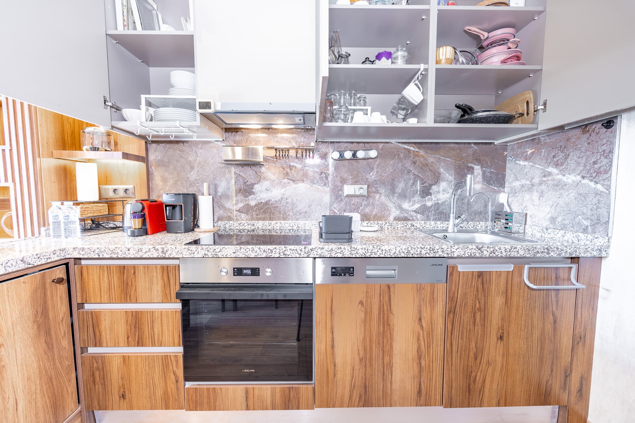 Warm & Stylish 1BR Apartment with City View, furnished apartment in Bağcılar, Istanbul — image 15