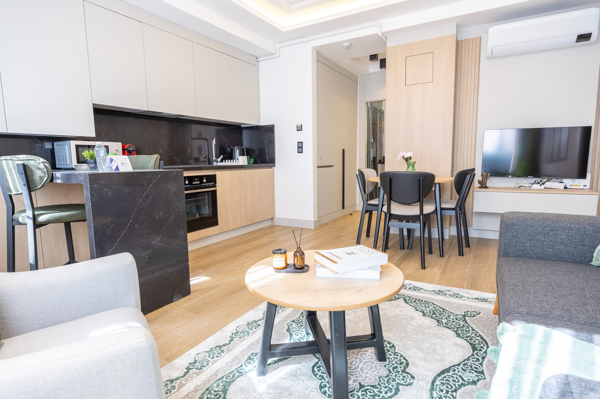 Elegant 1BR | Bright Modern Living, furnished apartment in Beyoğlu, Istanbul — image 5