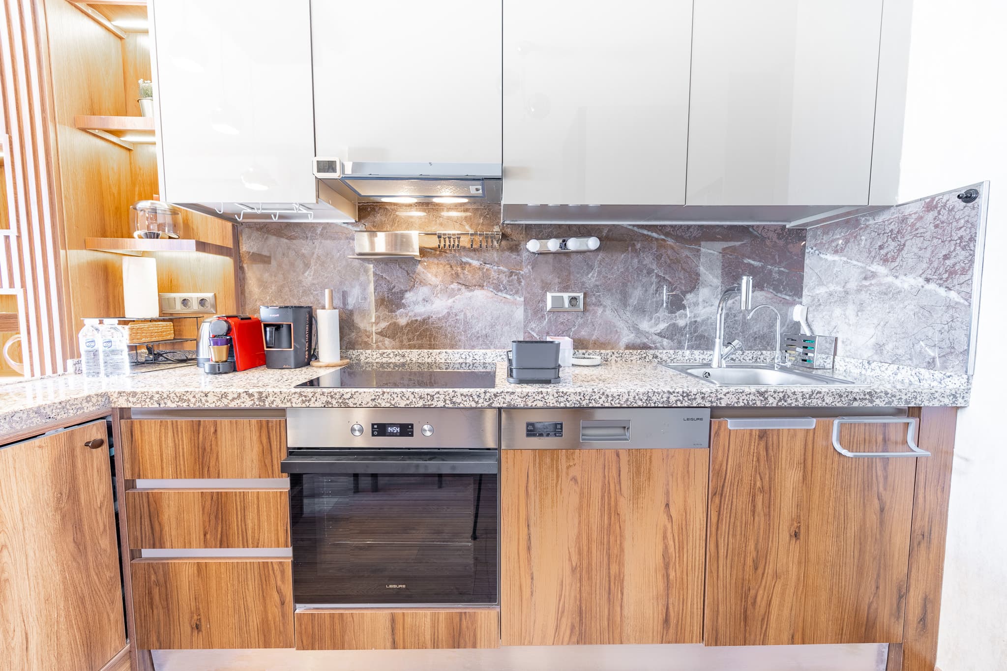Warm & Stylish 1BR Apartment with City View, furnished apartment in Bağcılar, Istanbul — image 14