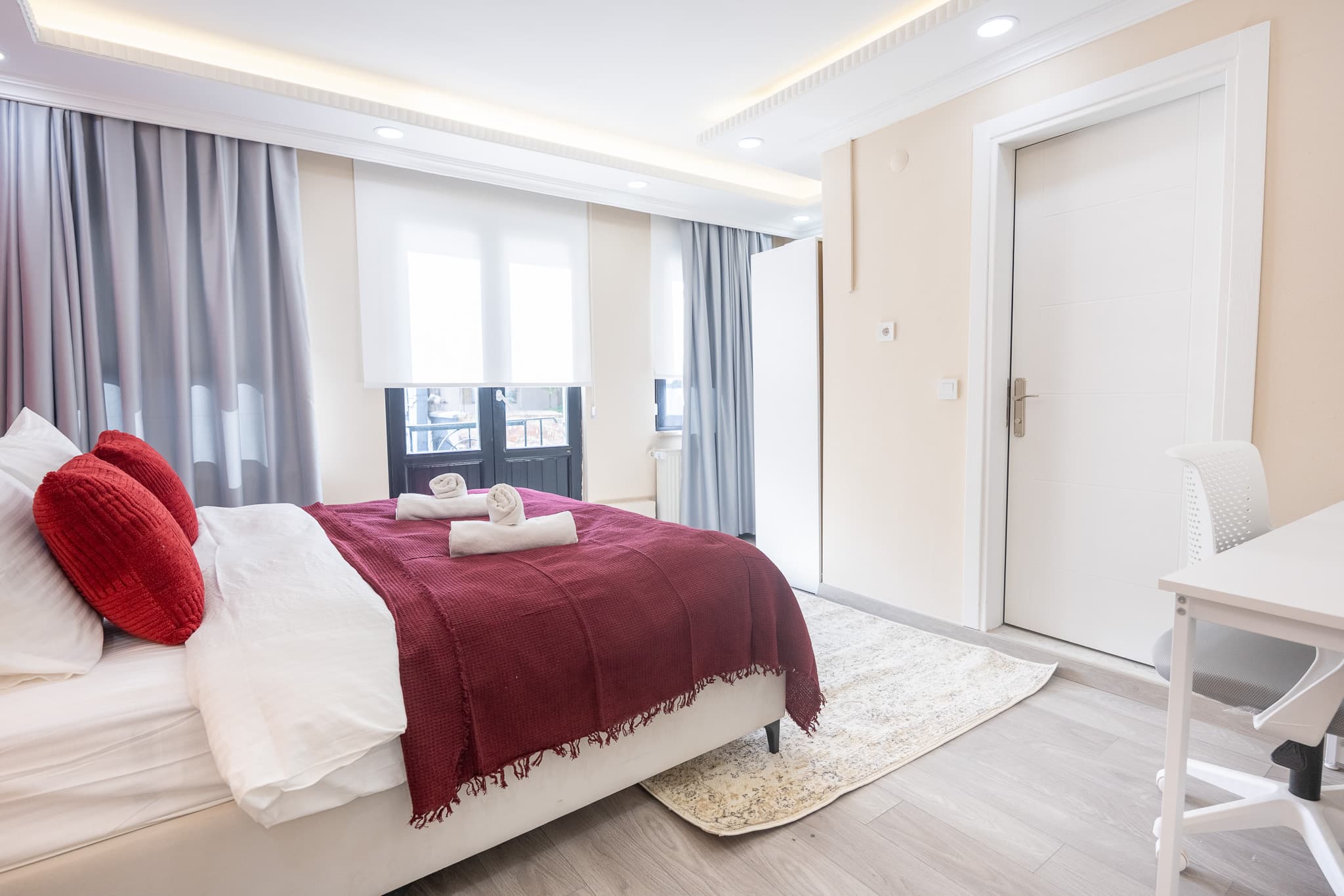 Bright & Modern 2 Bdr | Walk to Taksim, furnished apartment in Beyoğlu, Istanbul