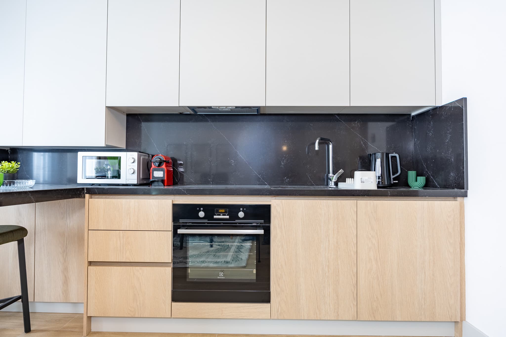 Elegant 1BR | Bright Modern Living, furnished apartment in Beyoğlu, Istanbul — image 17