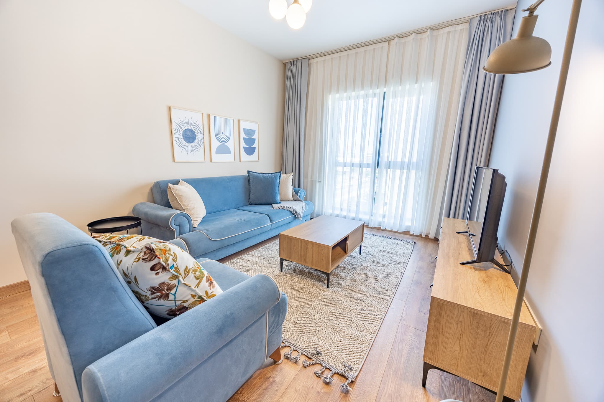 Spacious 1BR with City View | Next to 212 Outlet , furnished apartment in Bağcılar, Istanbul — image 2