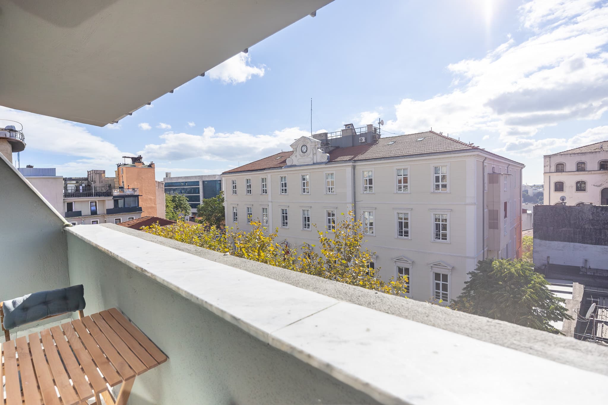 Bright & Modern 1 Bedroom | Walk to Taksim, furnished apartment in Beyoğlu, Istanbul — image 3