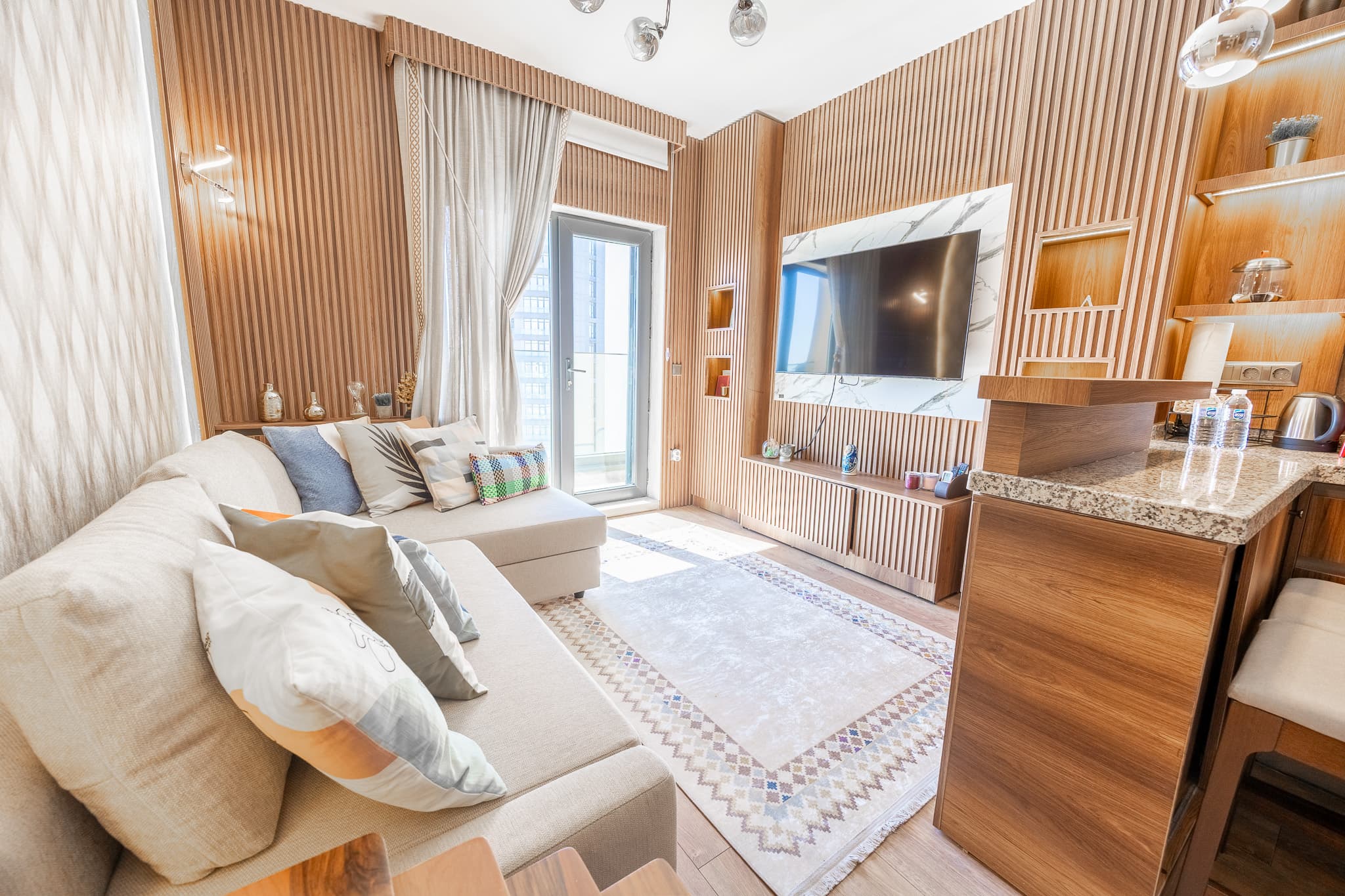Warm & Stylish 1BR Apartment with City View, furnished apartment in Bağcılar, Istanbul — image 2