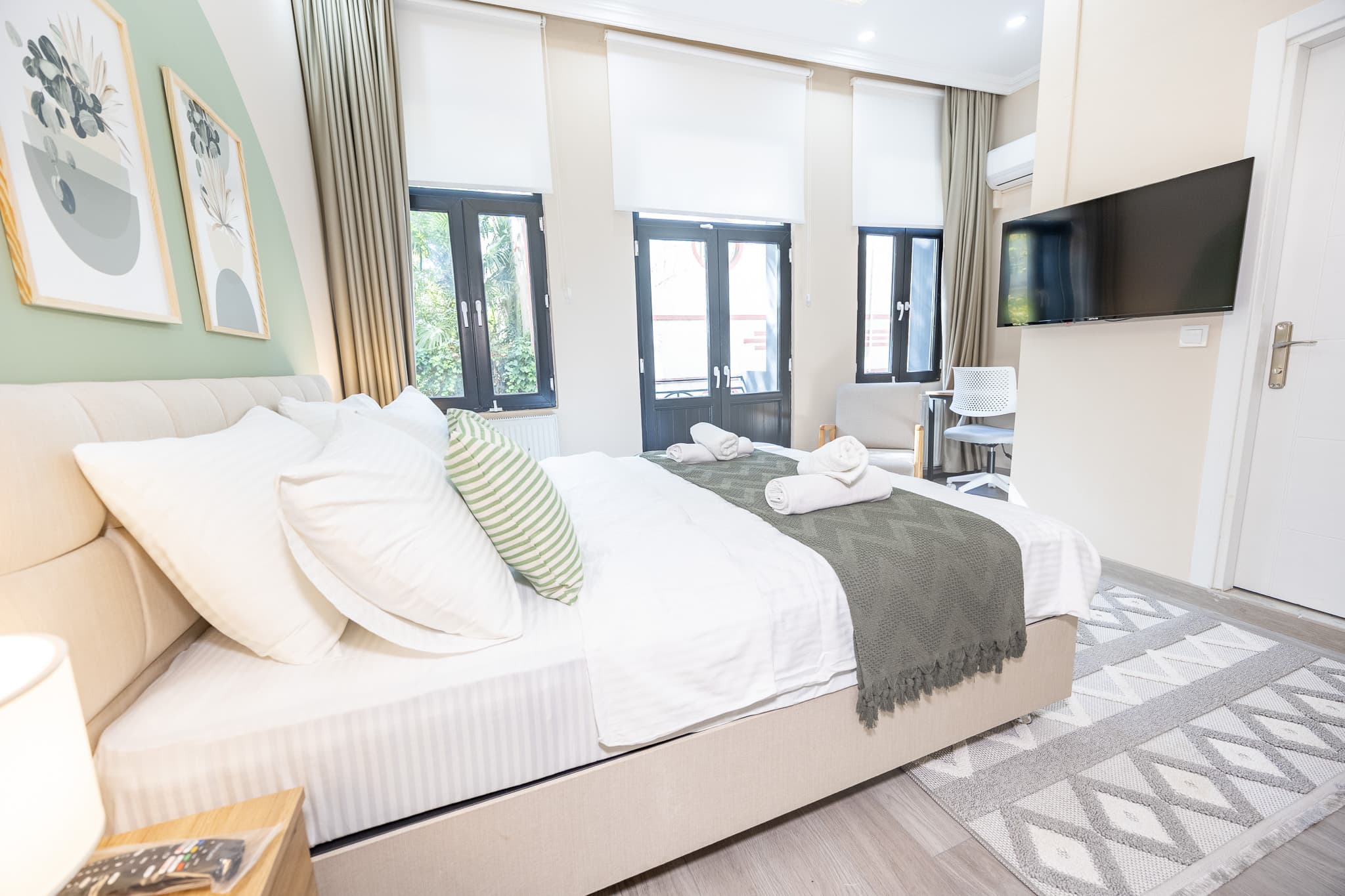 Bright & Cozy Studio | Walk to Taksim, furnished apartment in Beyoğlu, Istanbul — image 3