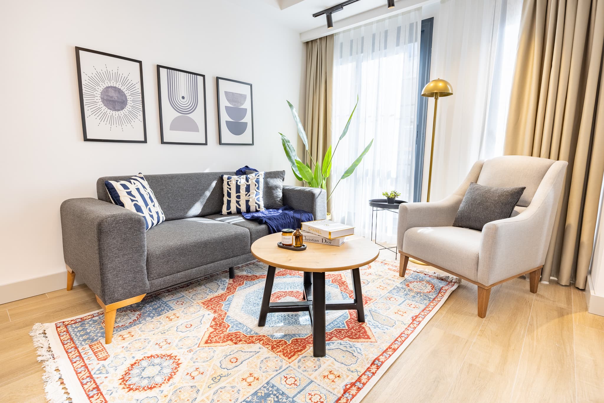 Stylish 1BR | Bright Modern Living, furnished apartment in Beyoğlu, Istanbul — image 2