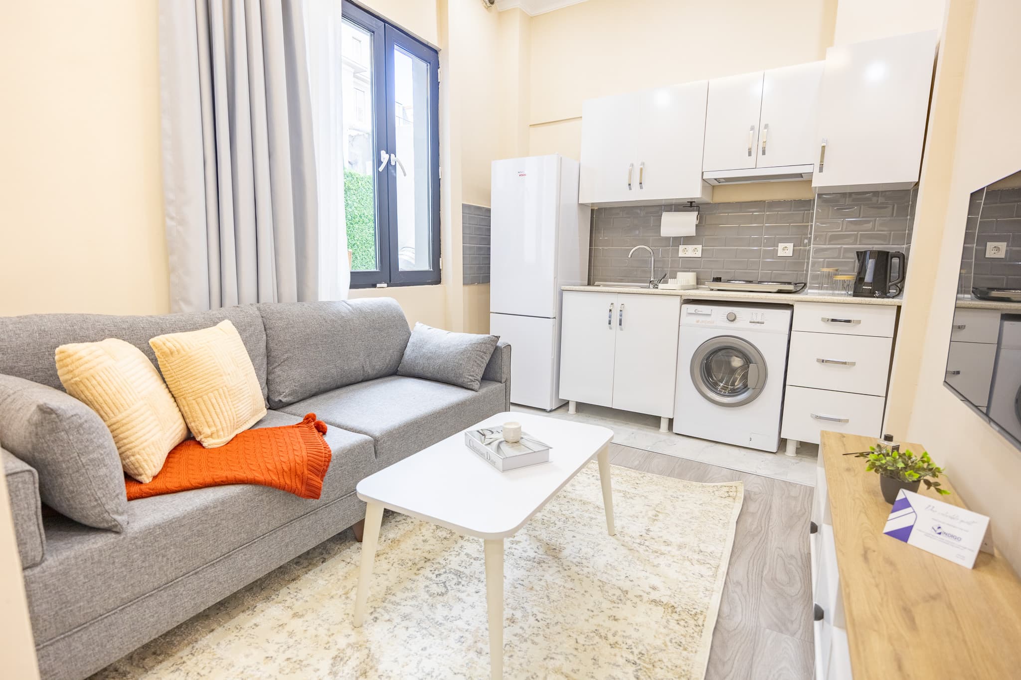 Bright & Modern 2 Bdr | Walk to Taksim, furnished apartment in Beyoğlu, Istanbul — image 8