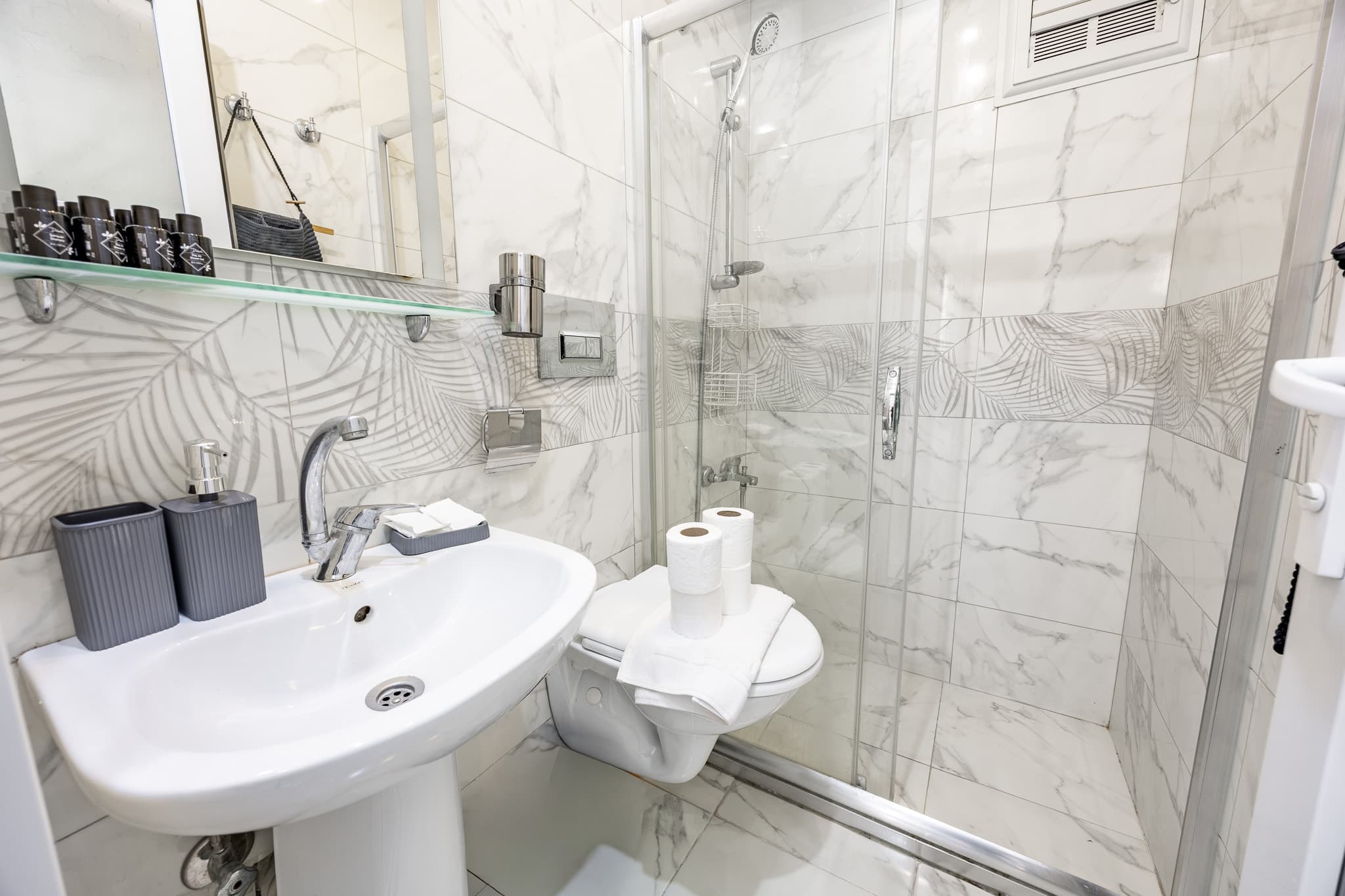 Modern Apartment In Fatih | Stay Near Old City, furnished apartment in Fatih, Istanbul — image 14