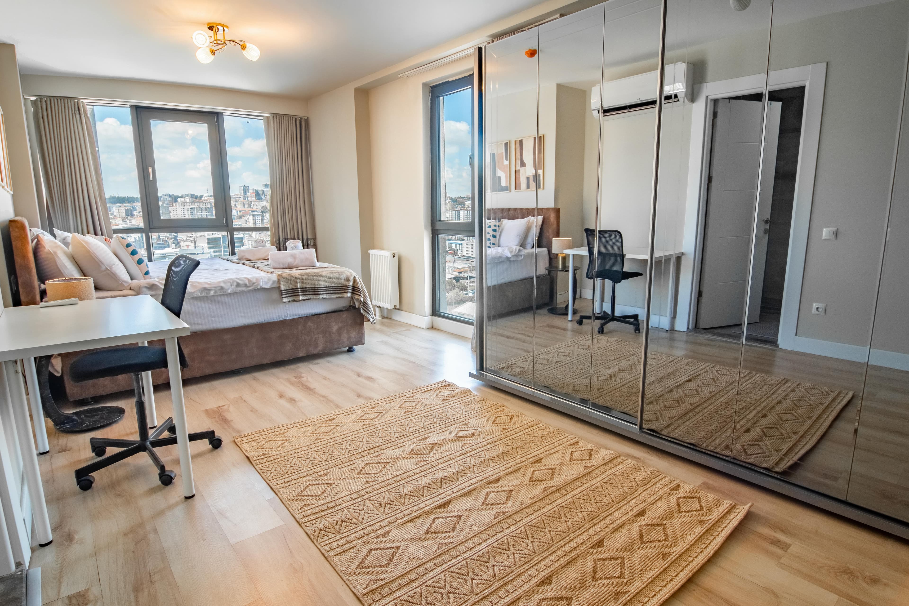 Stylish cozy 3 bedr apart & balcony — image 7