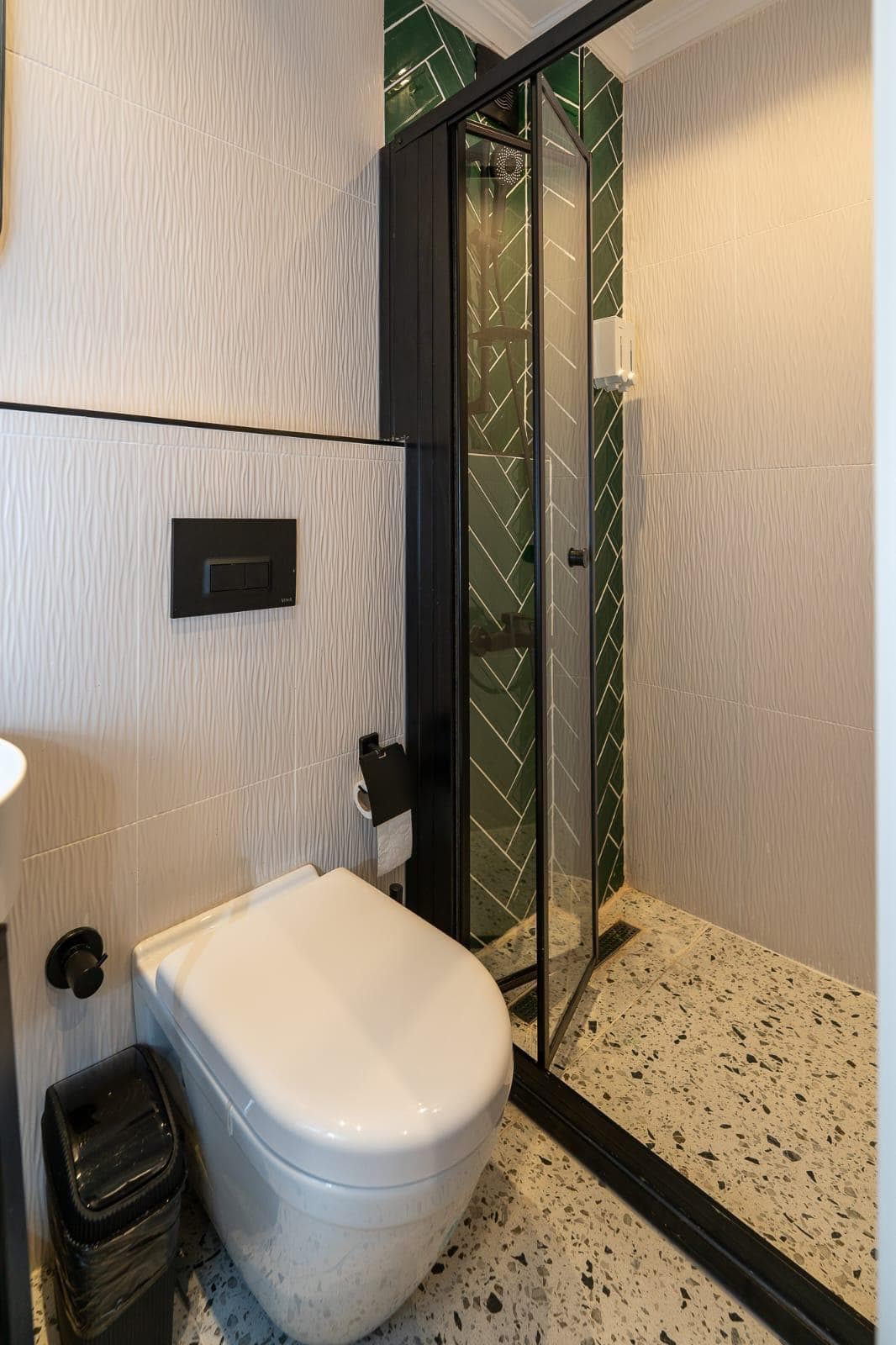 House with 4 bedrs 3 bathrooms central location, furnished apartment in Şişli, Istanbul — image 25