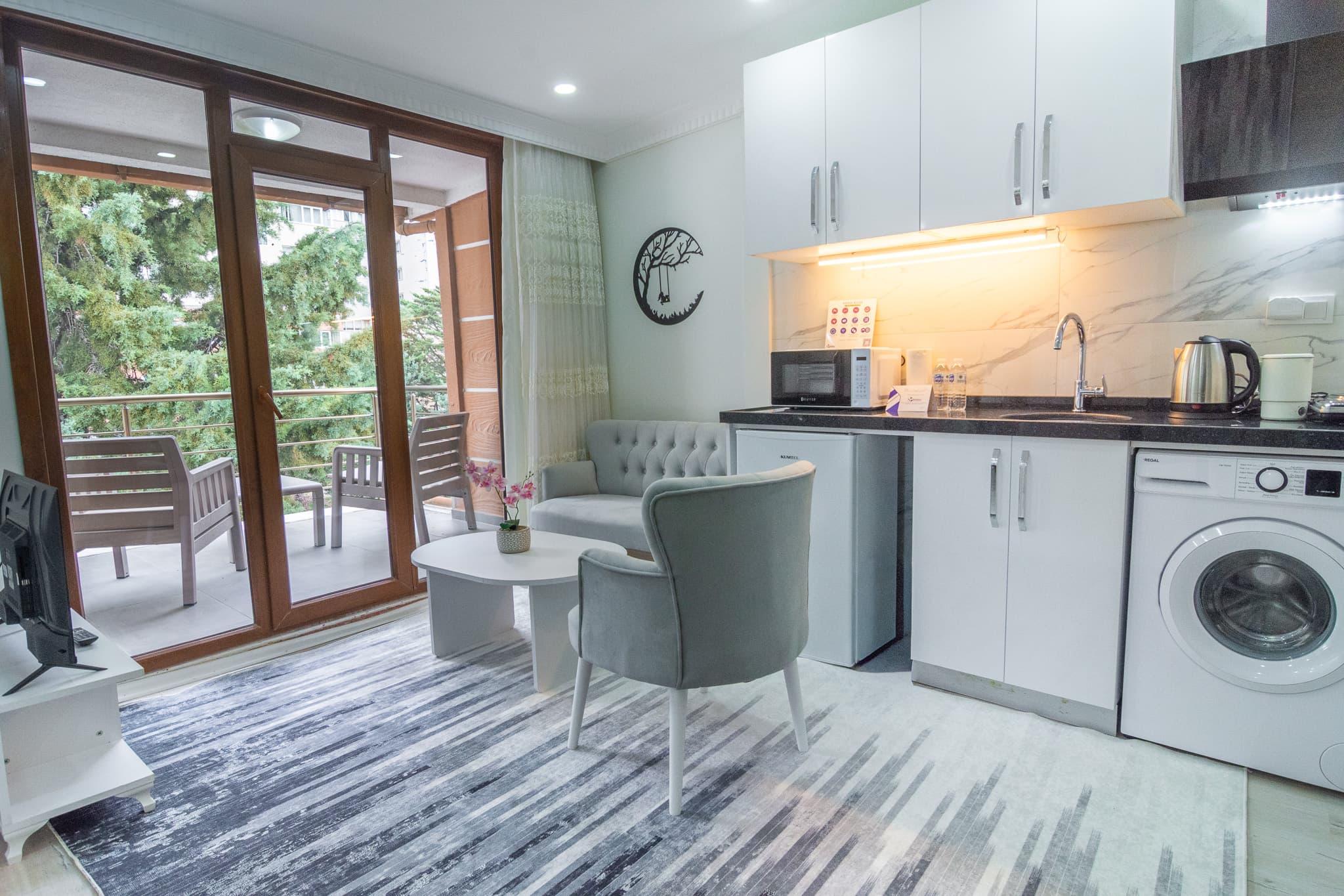 Cozy 1BR with Inviting Balcony, furnished apartment in Beylikdüzü, Istanbul — image 4