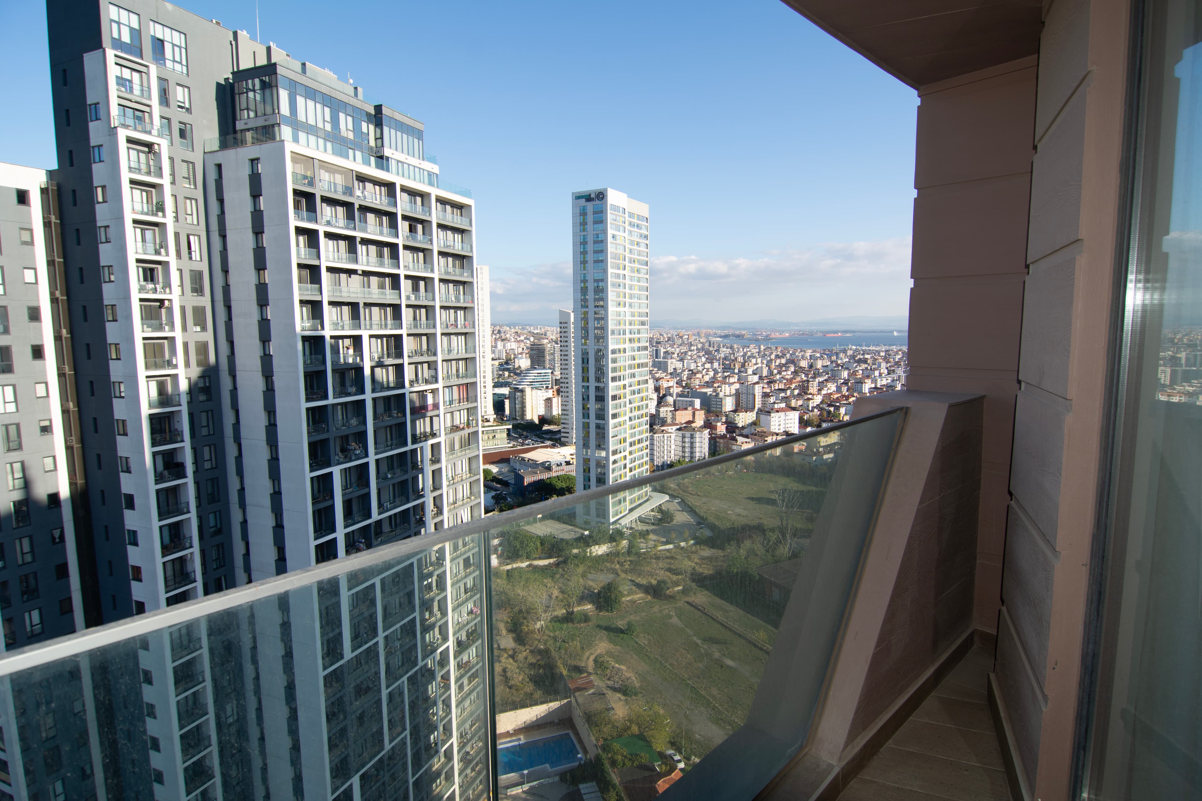 Seaview cozy apartment at the 22nd floor, furnished apartment in Kartal, Istanbul — image 7