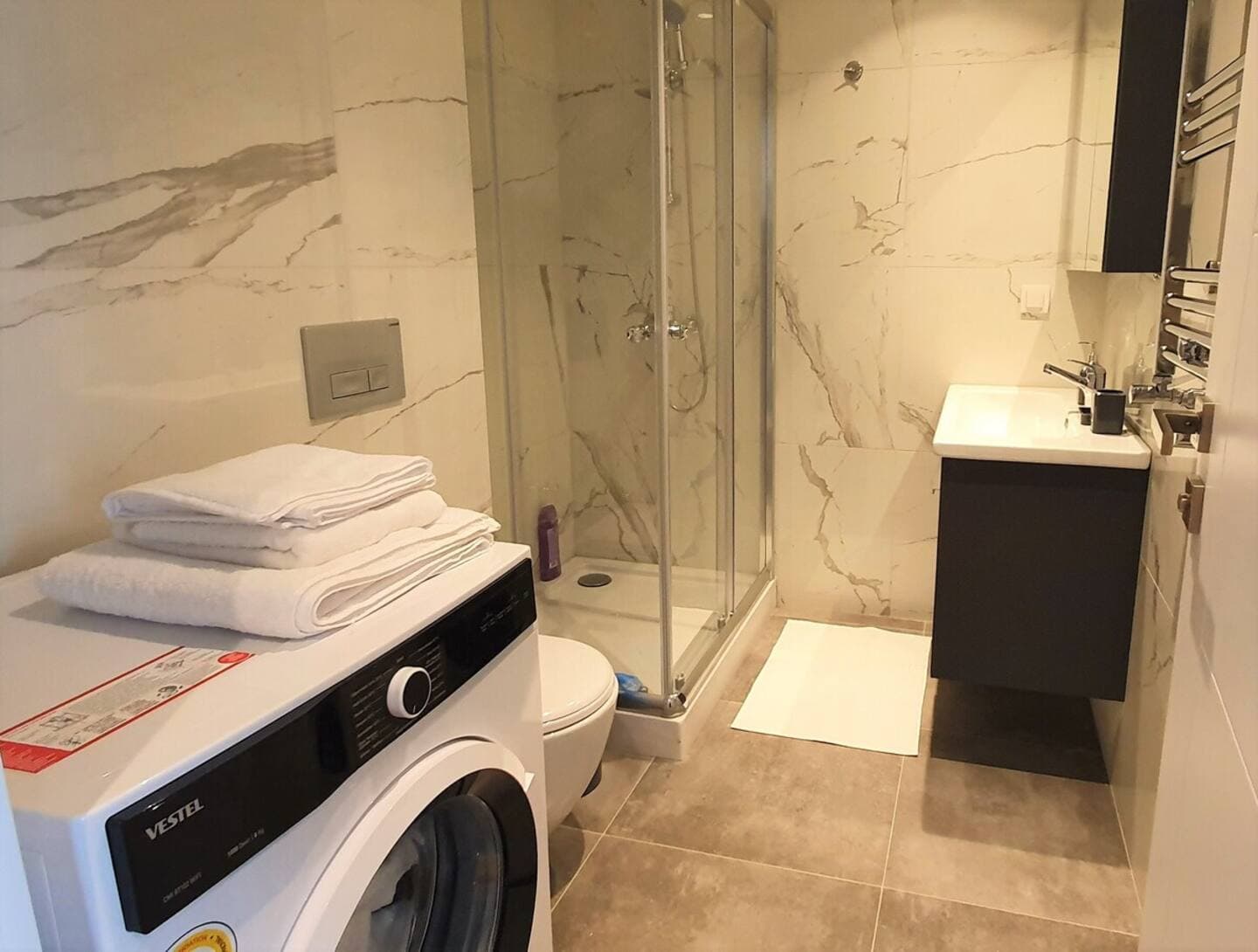 Near Airport Metro 1-Bdr apartment Gym/Pool, furnished apartment in Kağıthane, Istanbul — image 8