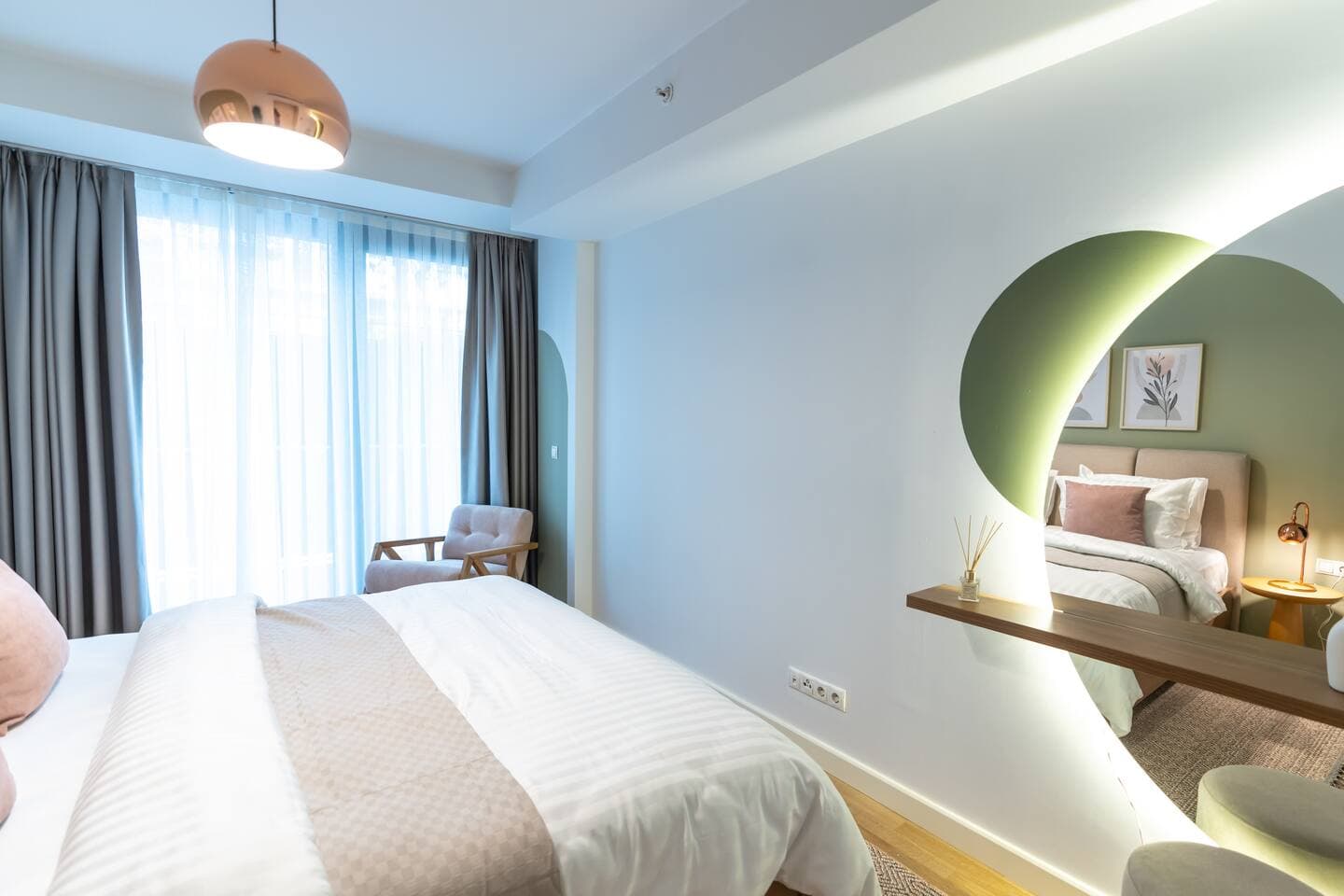 1-Bdr Getaway with Pool/Gym near Taksim Square, furnished apartment in Şişli, Istanbul — image 10