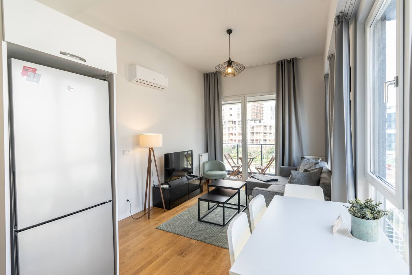 Near Airport Metro 1-Bdr Apt  Wi-Fi/Pool/Gym, furnished apartment in Kağıthane, Istanbul — image 12